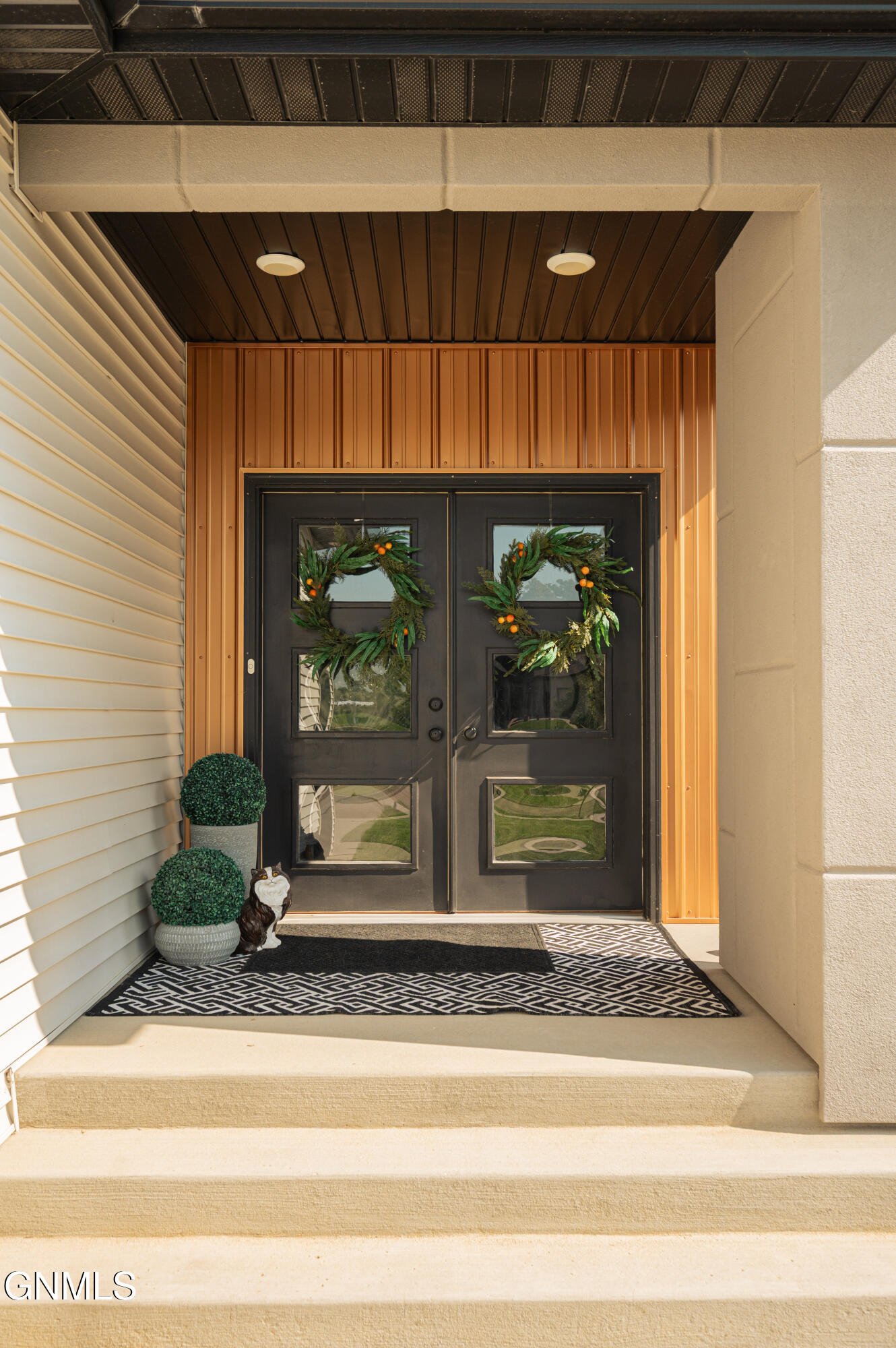 2321 Bayview Court