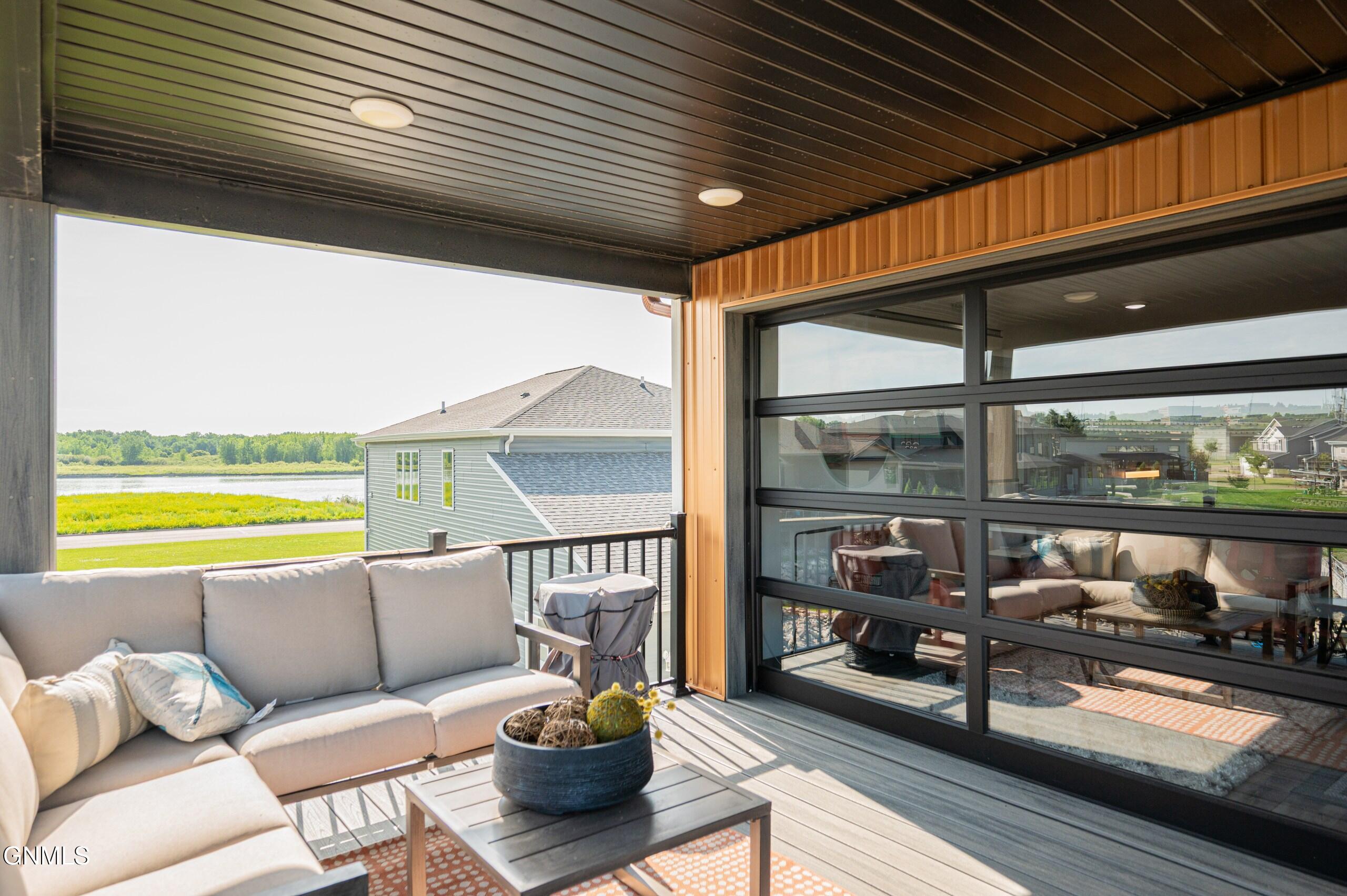 2321 Bayview Court