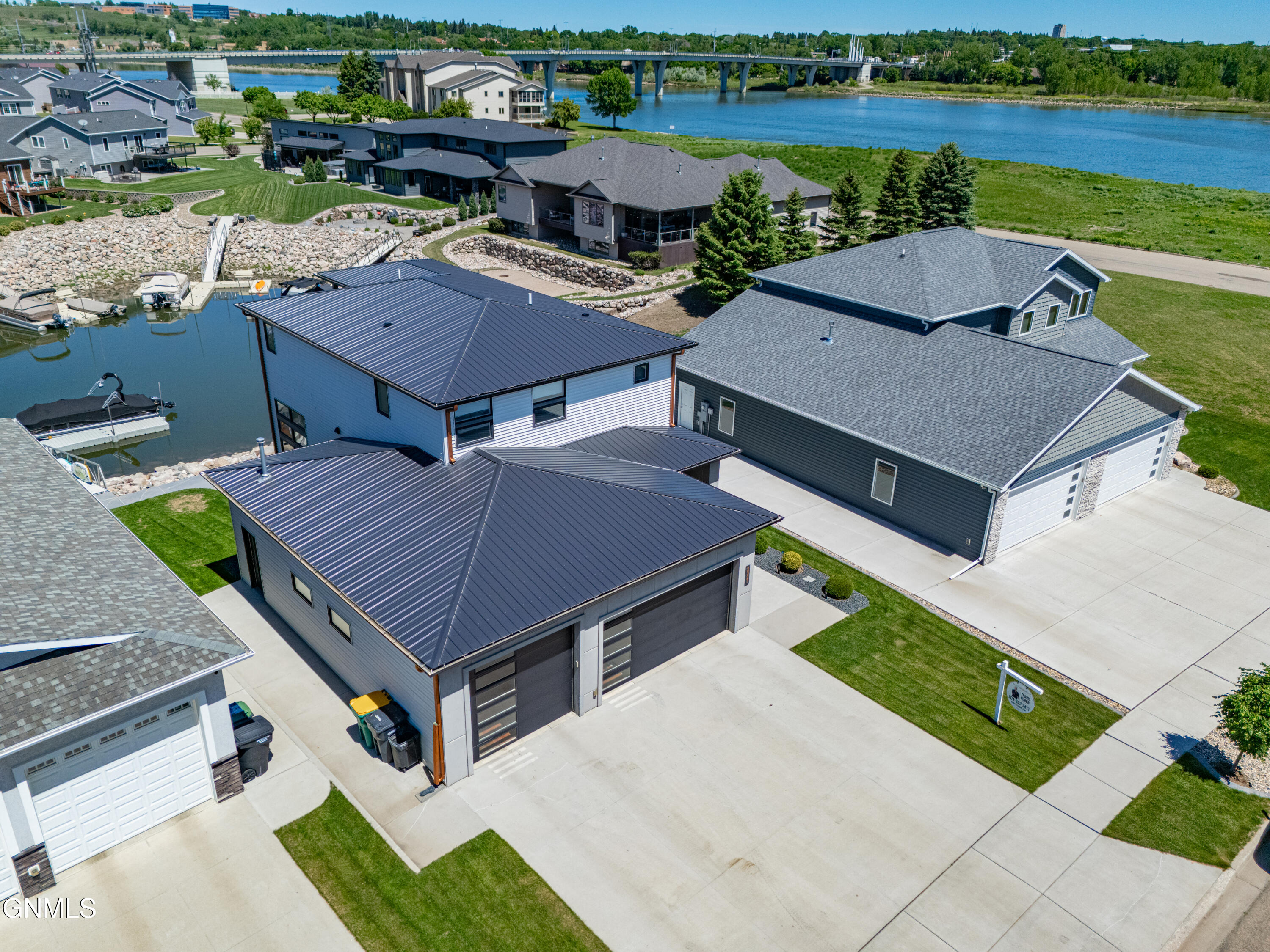 2321 Bayview Court