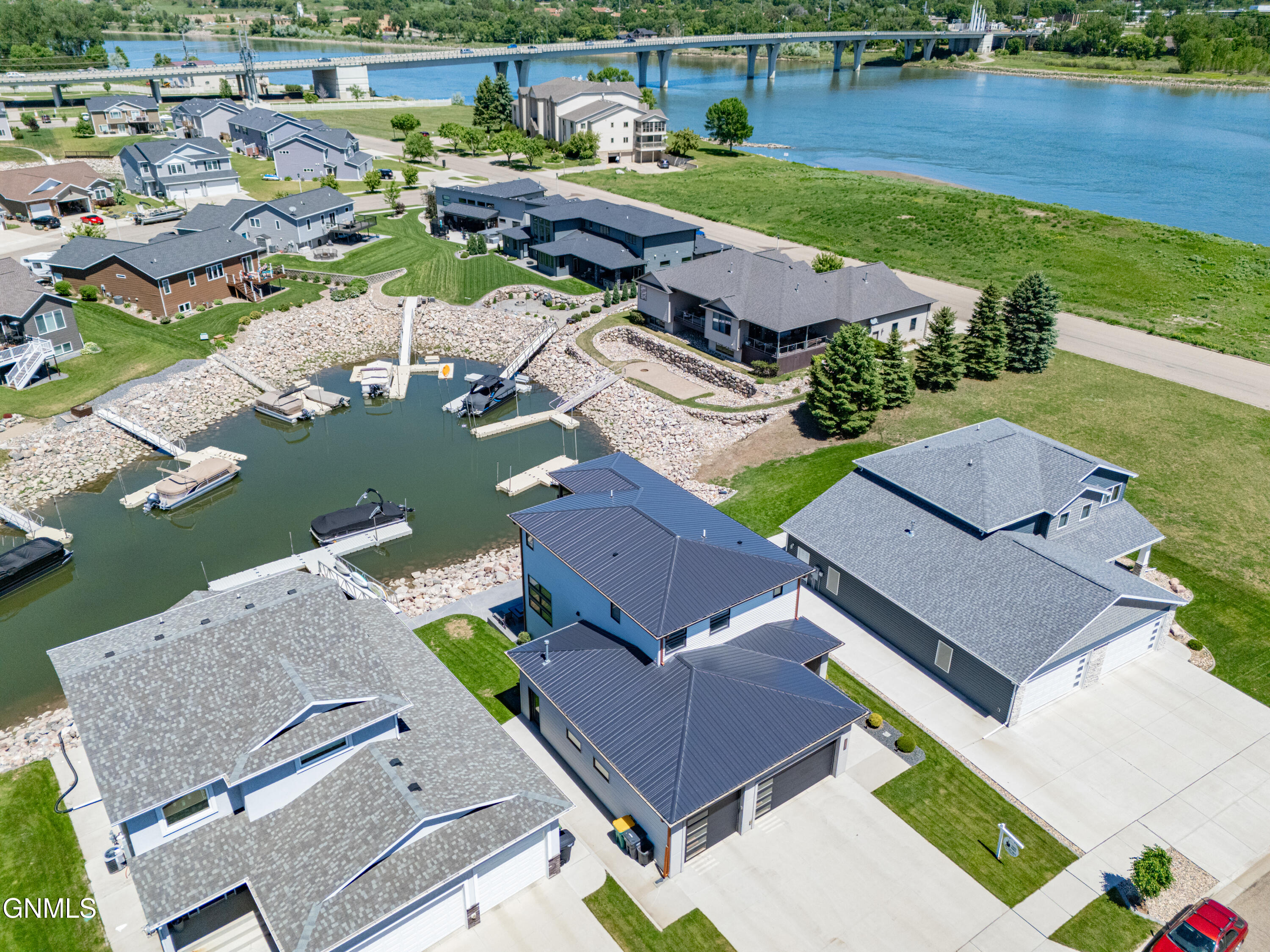 2321 Bayview Court