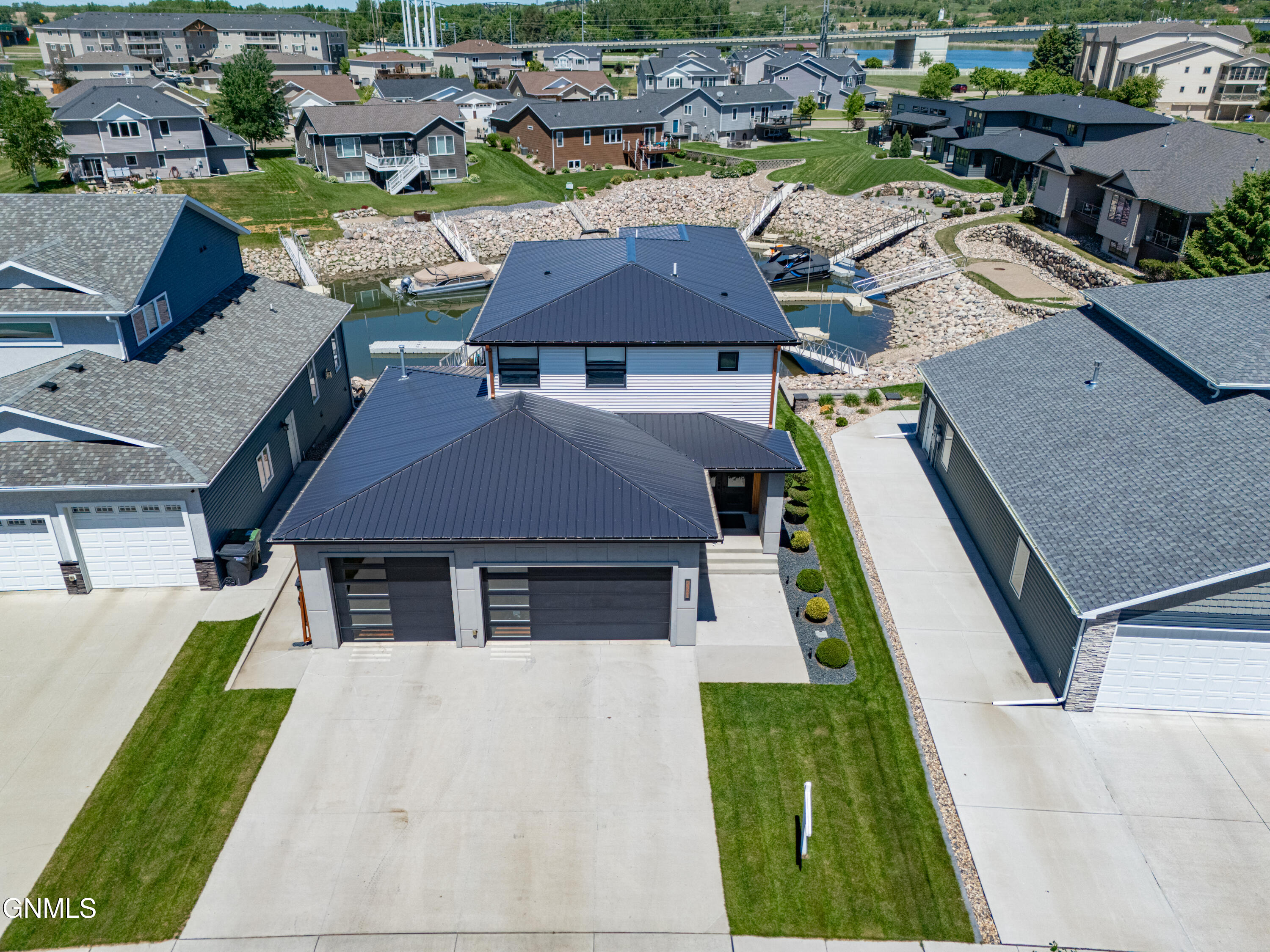 2321 Bayview Court