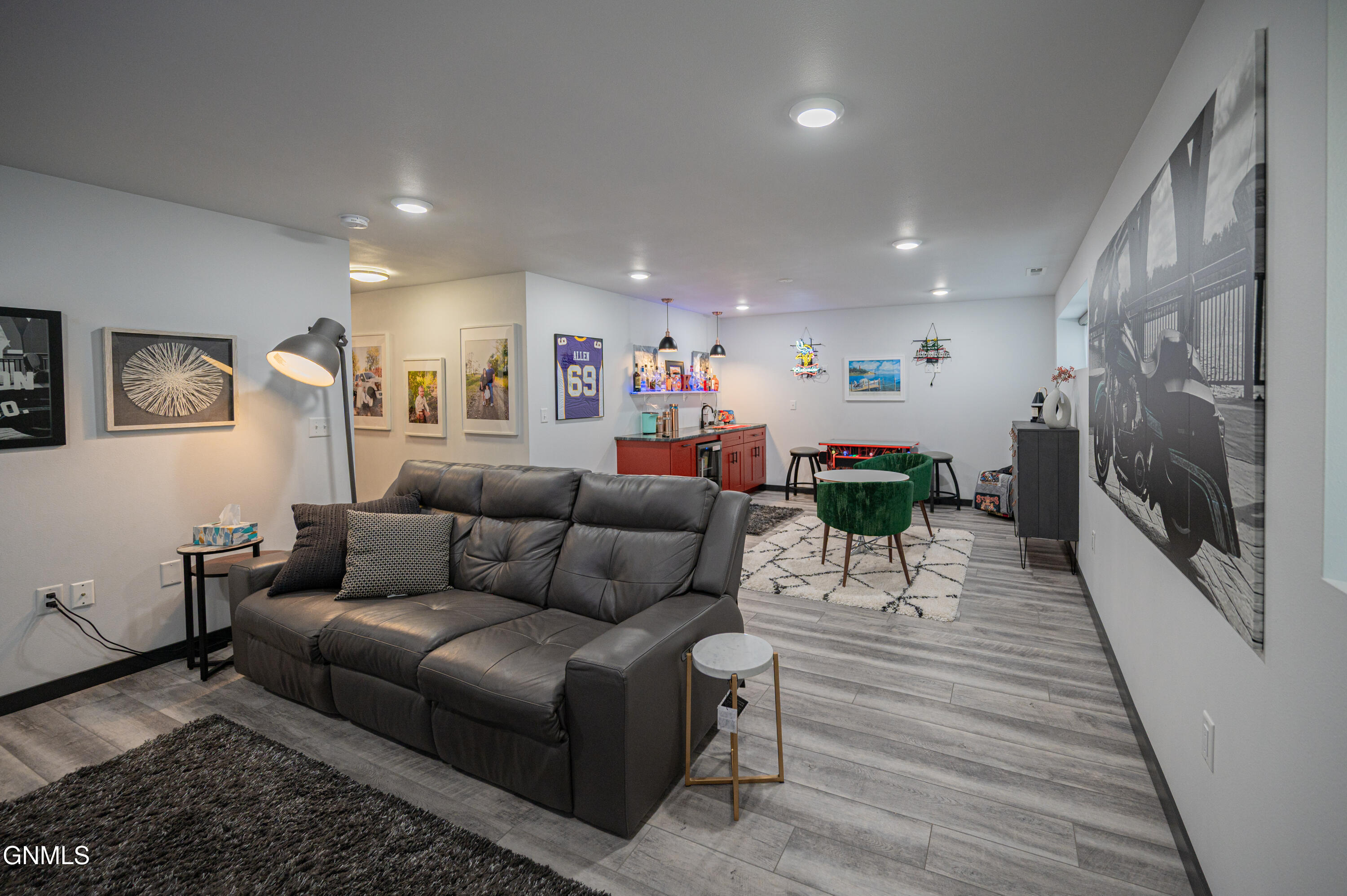 2321 Bayview Court