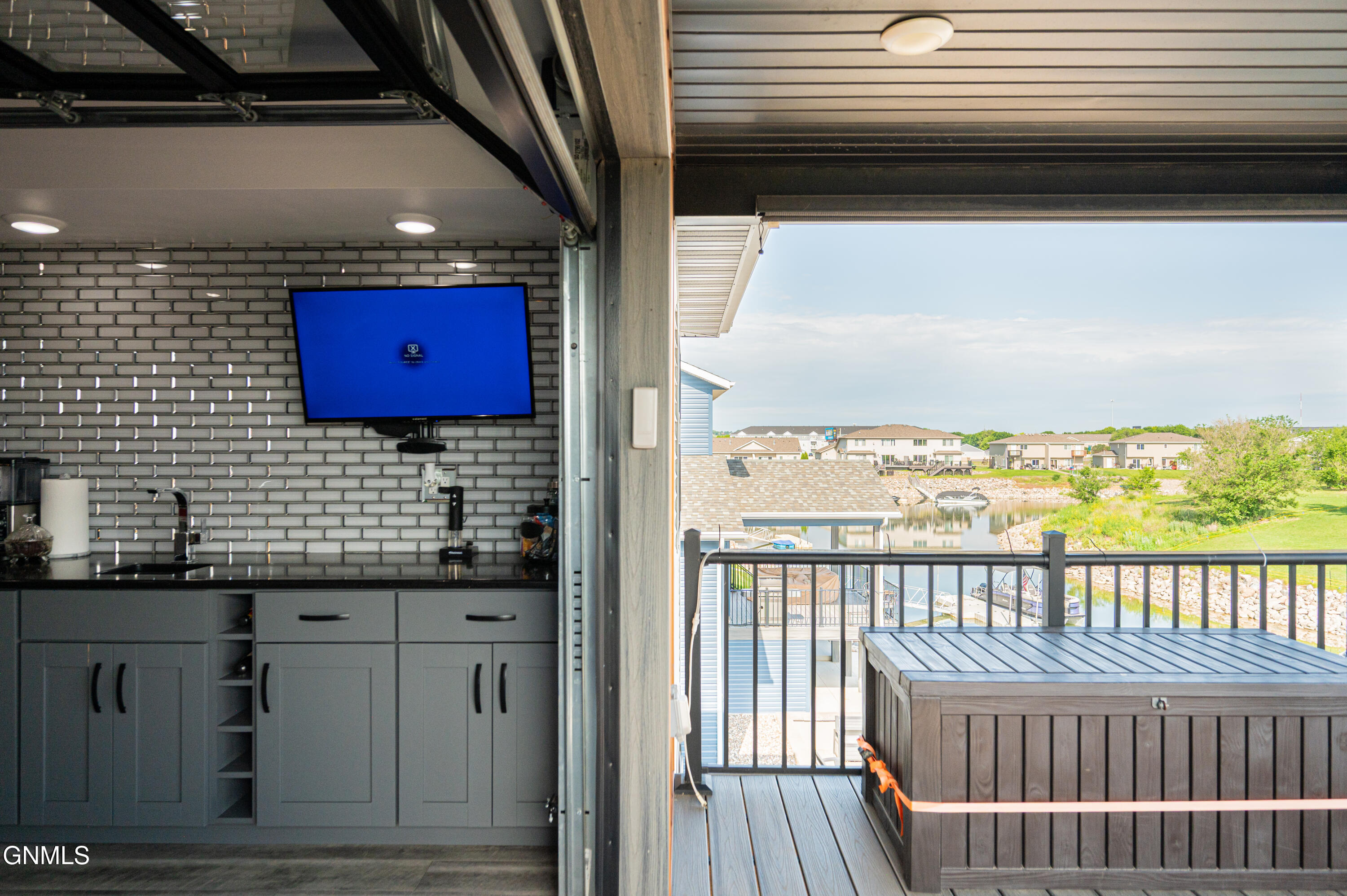 2321 Bayview Court