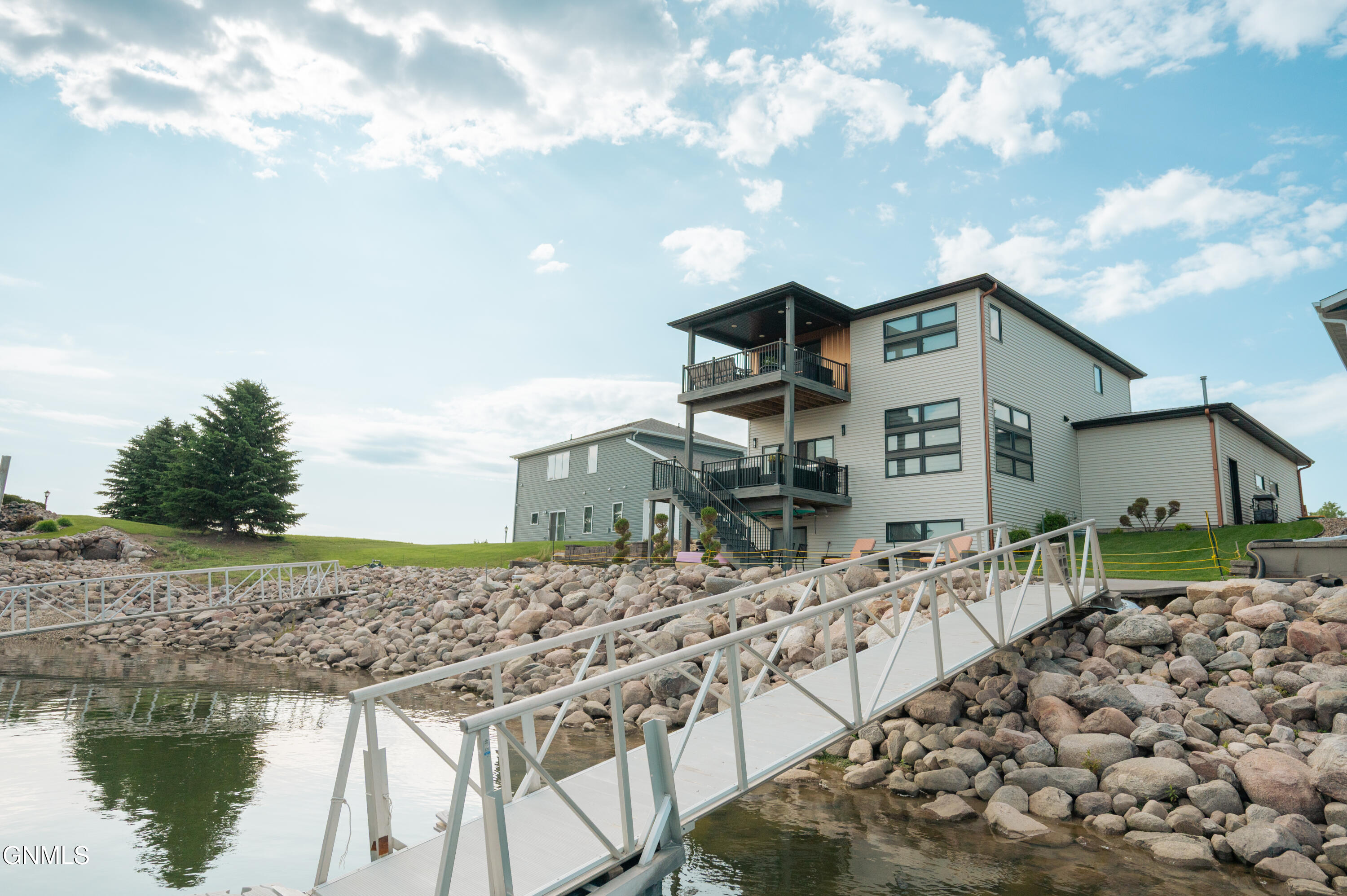 2321 Bayview Court