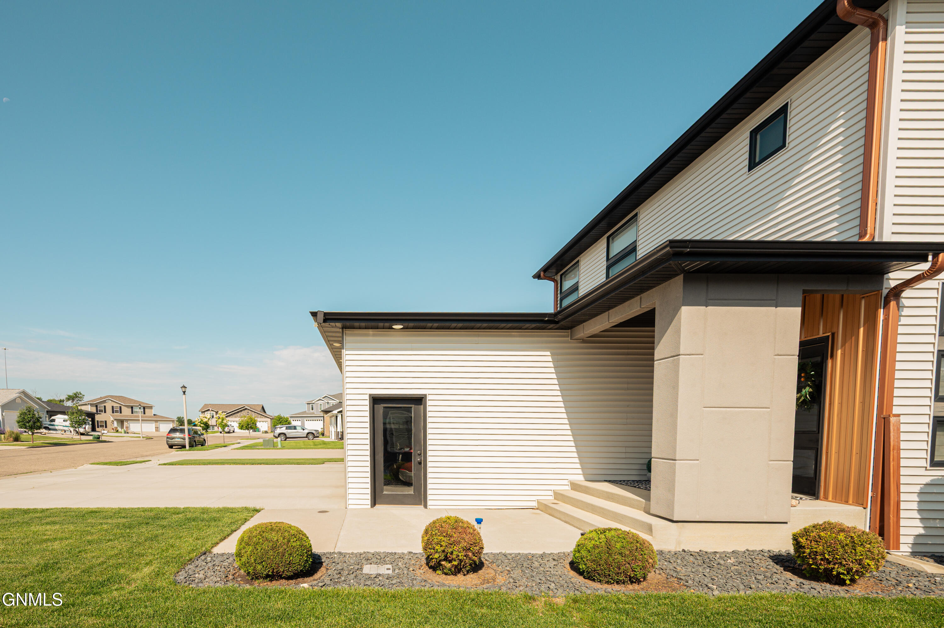 2321 Bayview Court