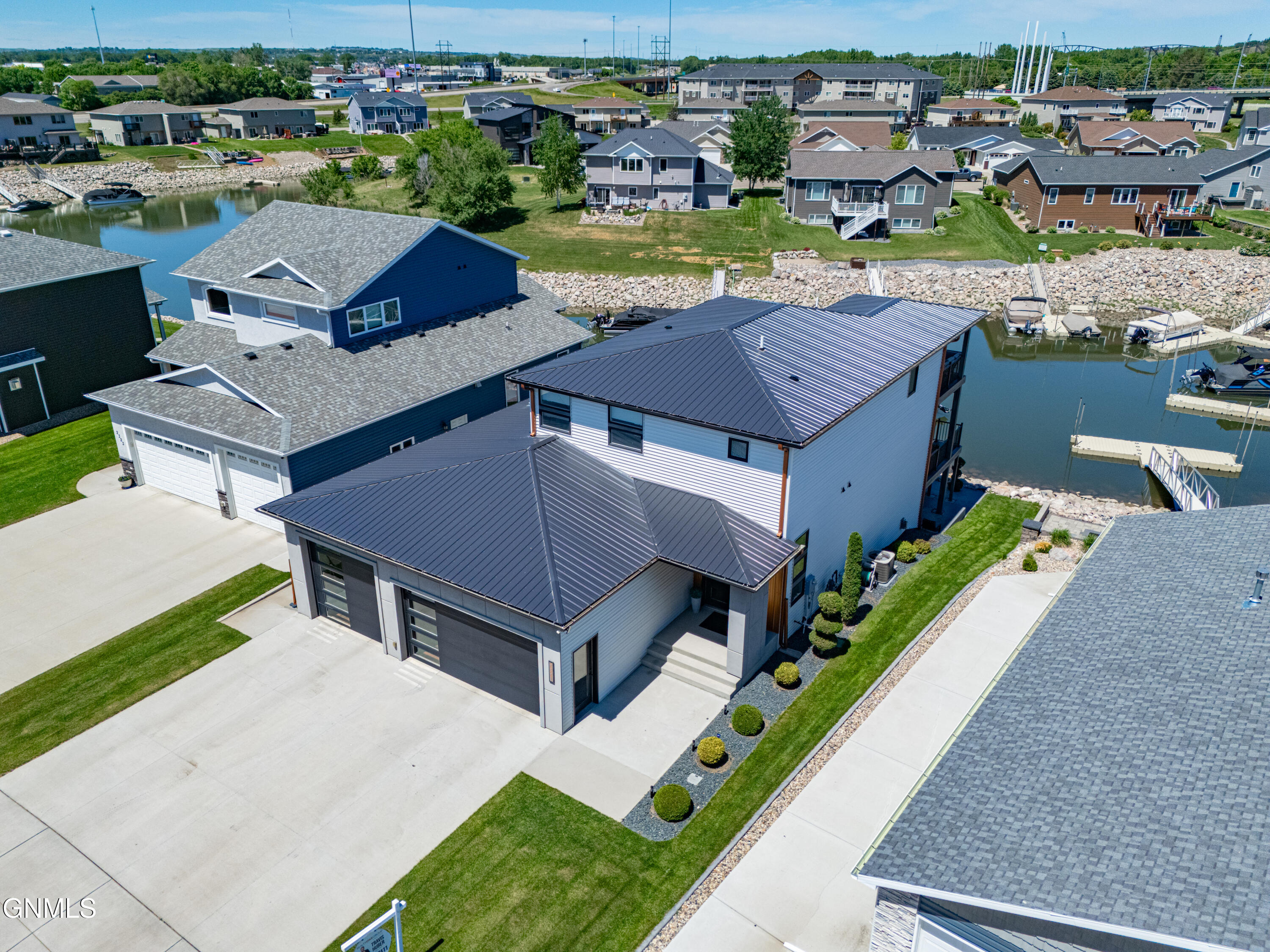 2321 Bayview Court