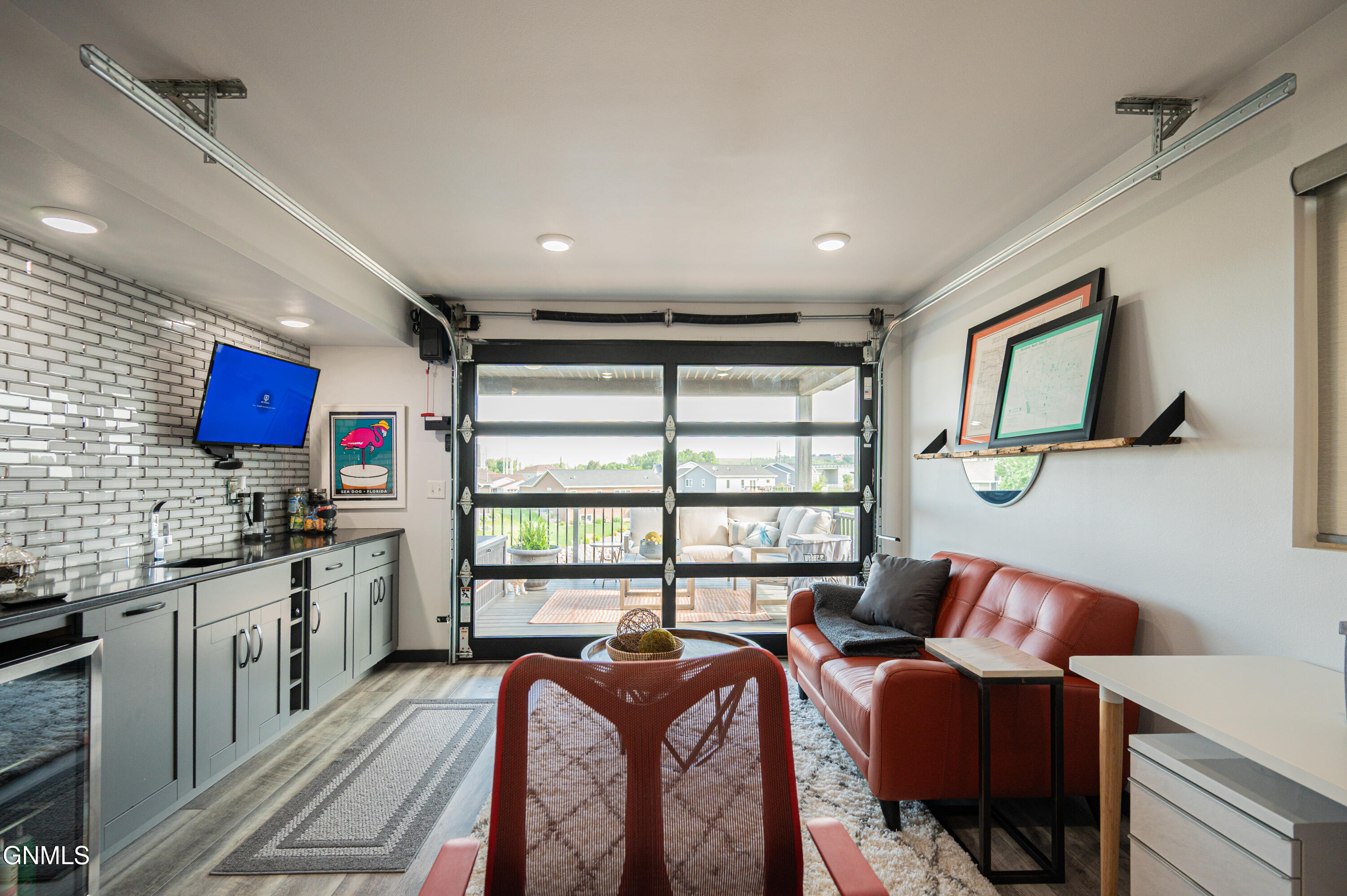 2321 Bayview Court