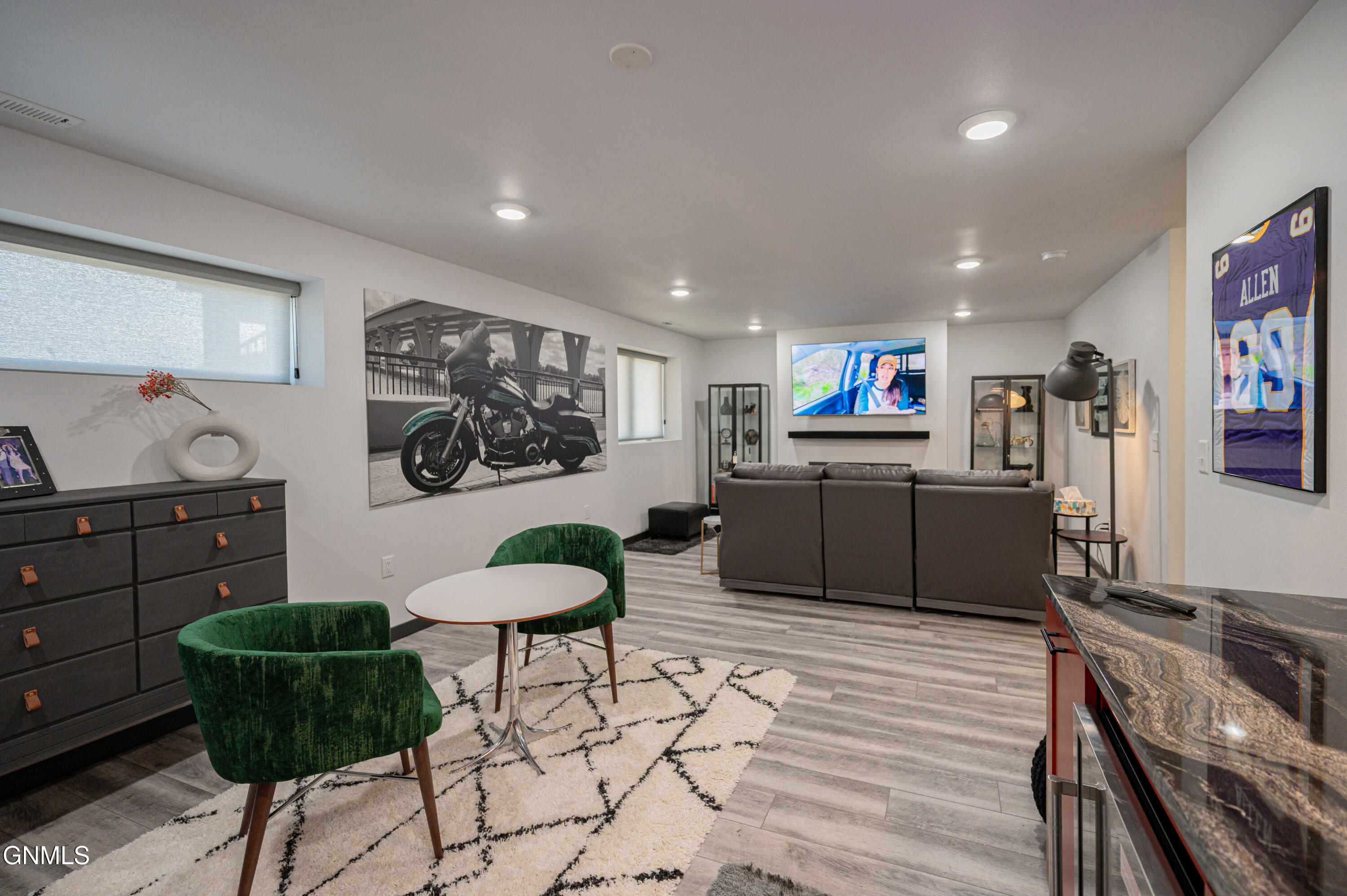 2321 Bayview Court