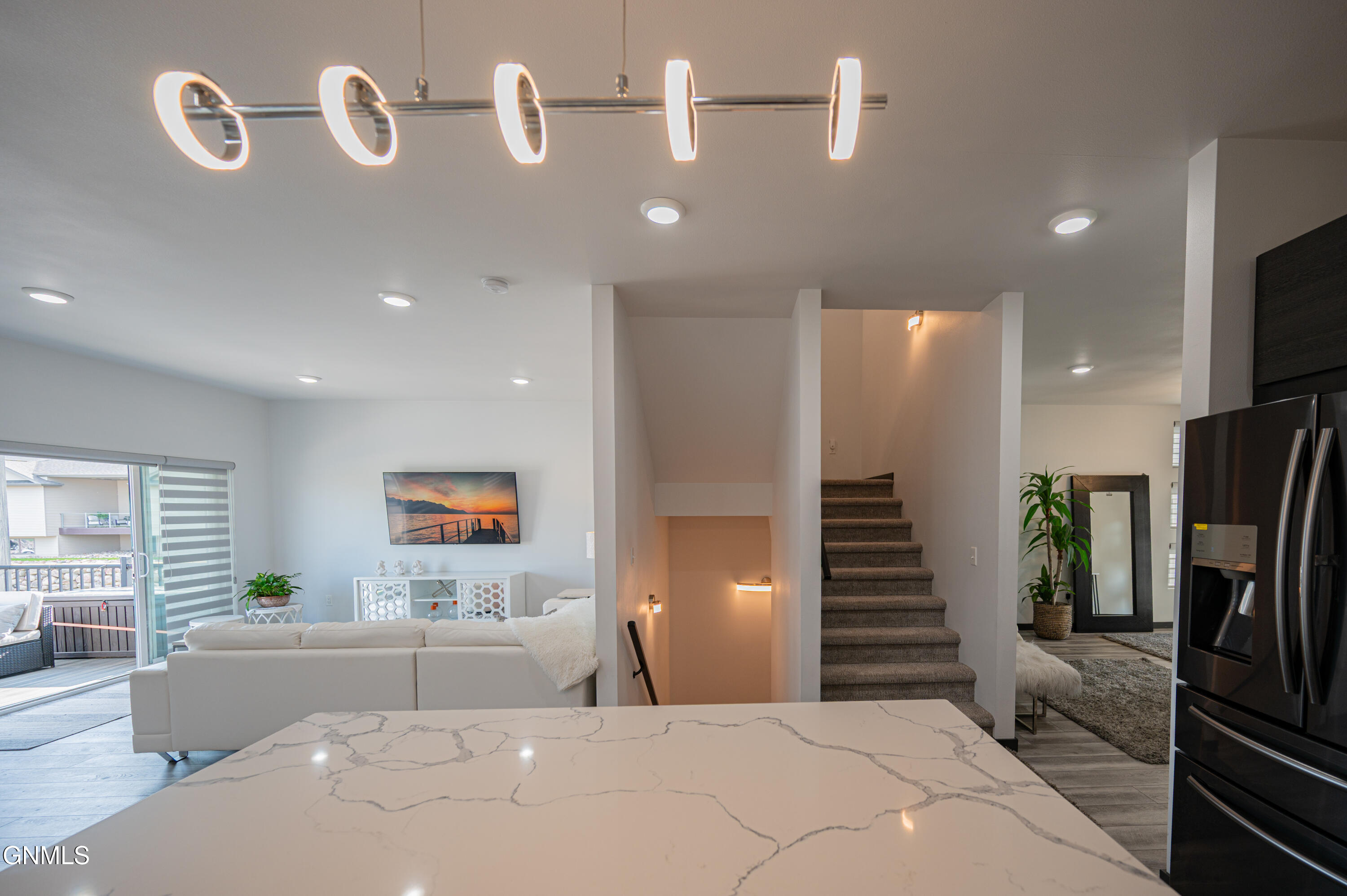 2321 Bayview Court