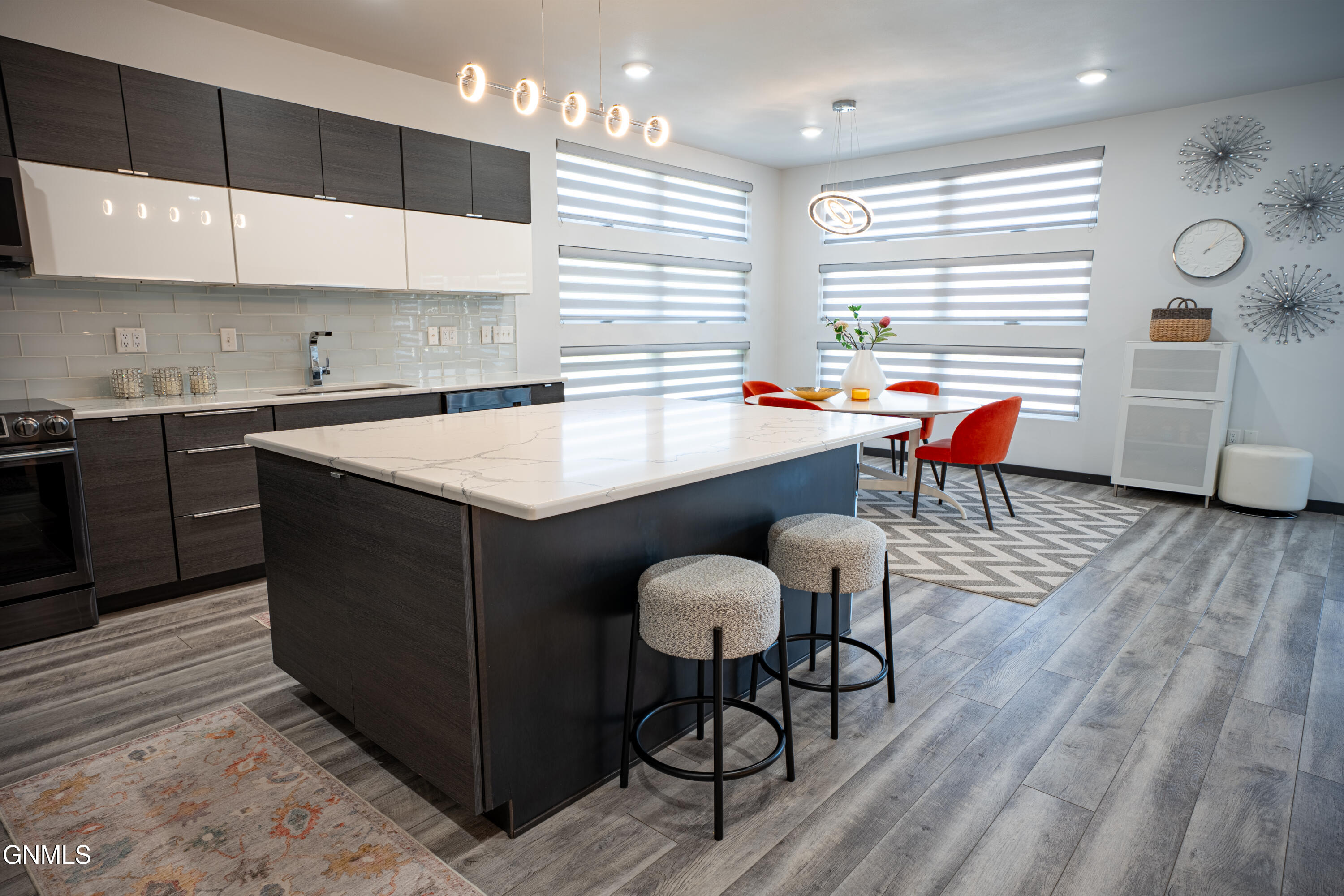 2321 Bayview Court