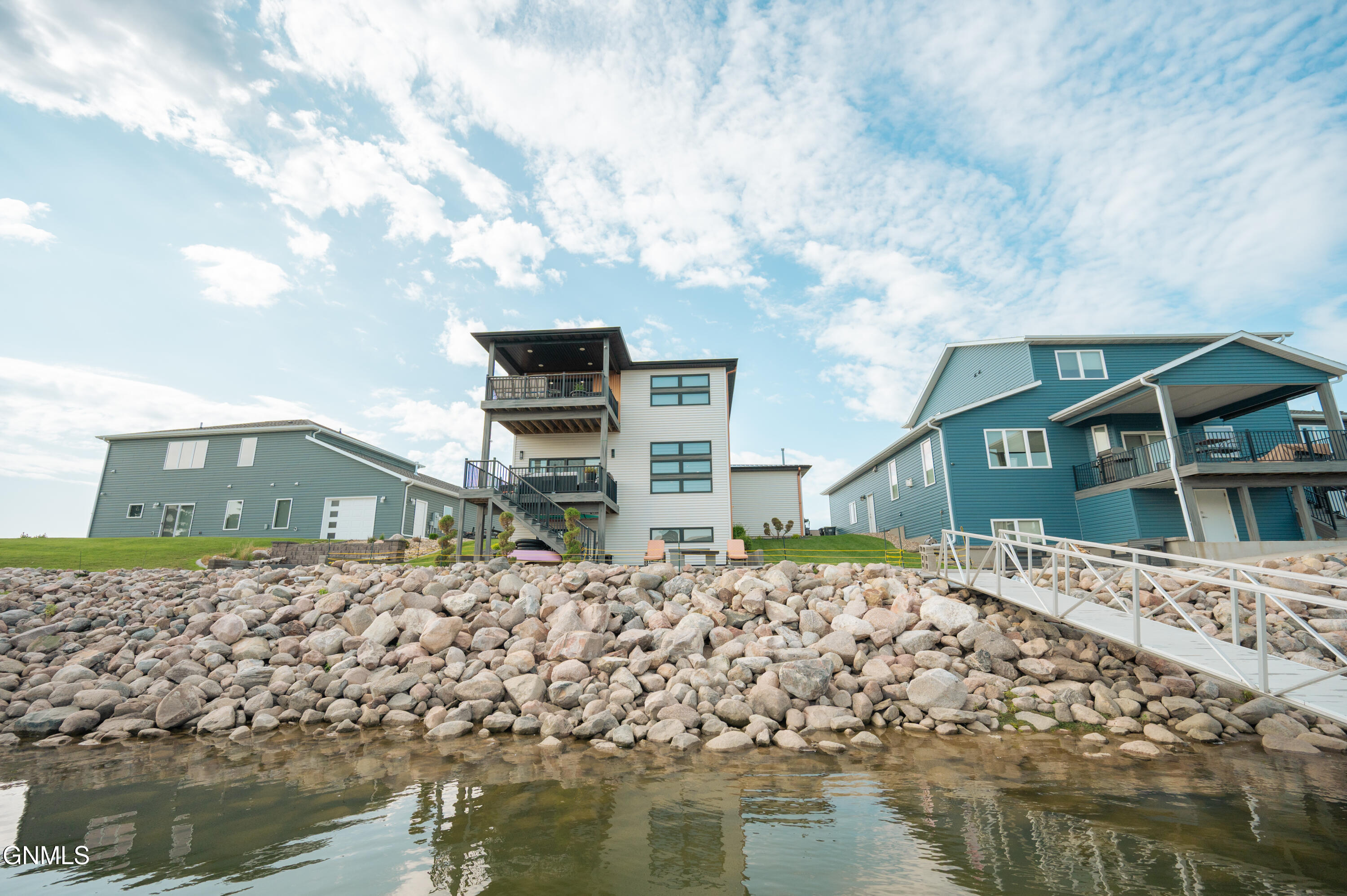 2321 Bayview Court
