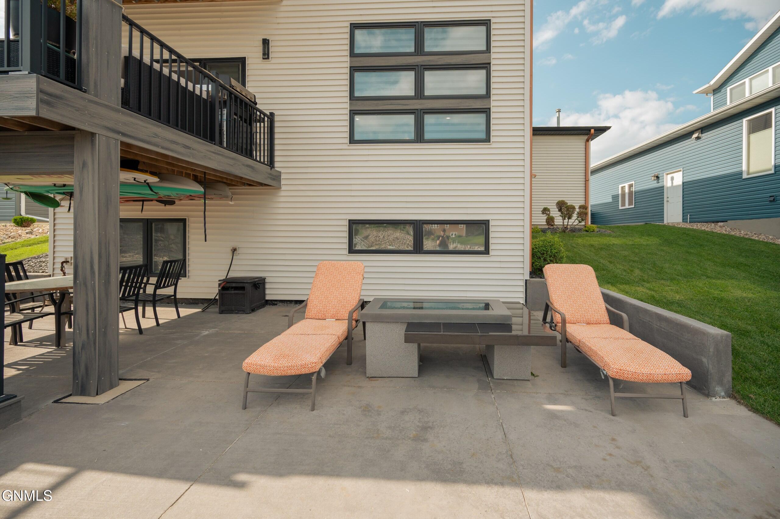 2321 Bayview Court