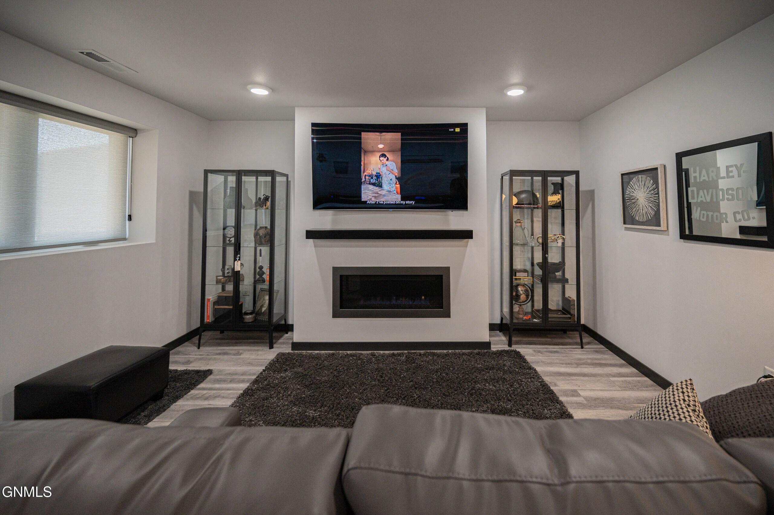 2321 Bayview Court