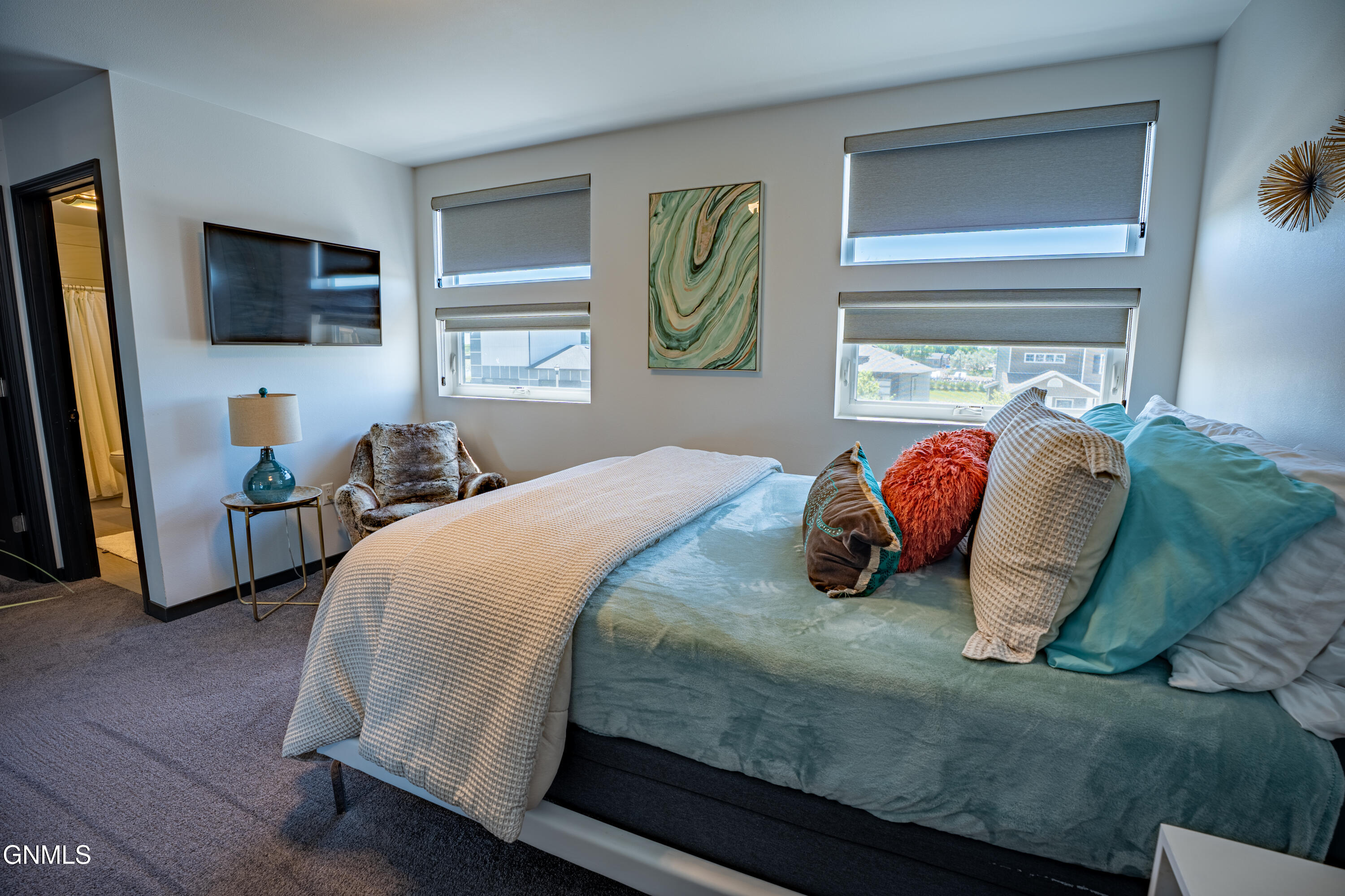 2321 Bayview Court