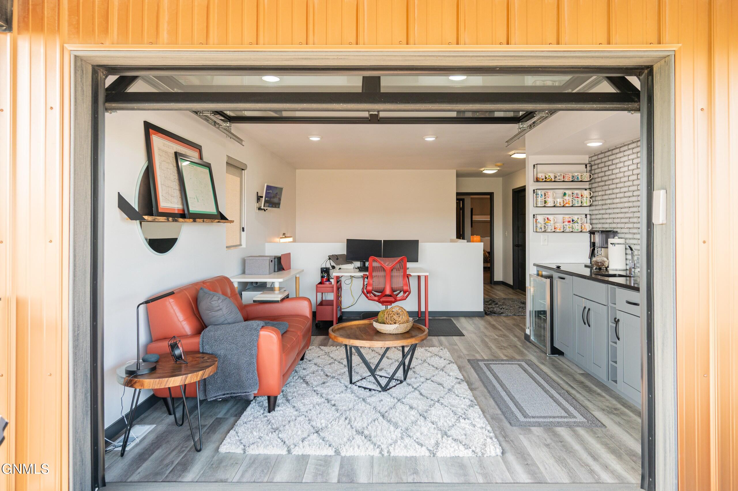 2321 Bayview Court