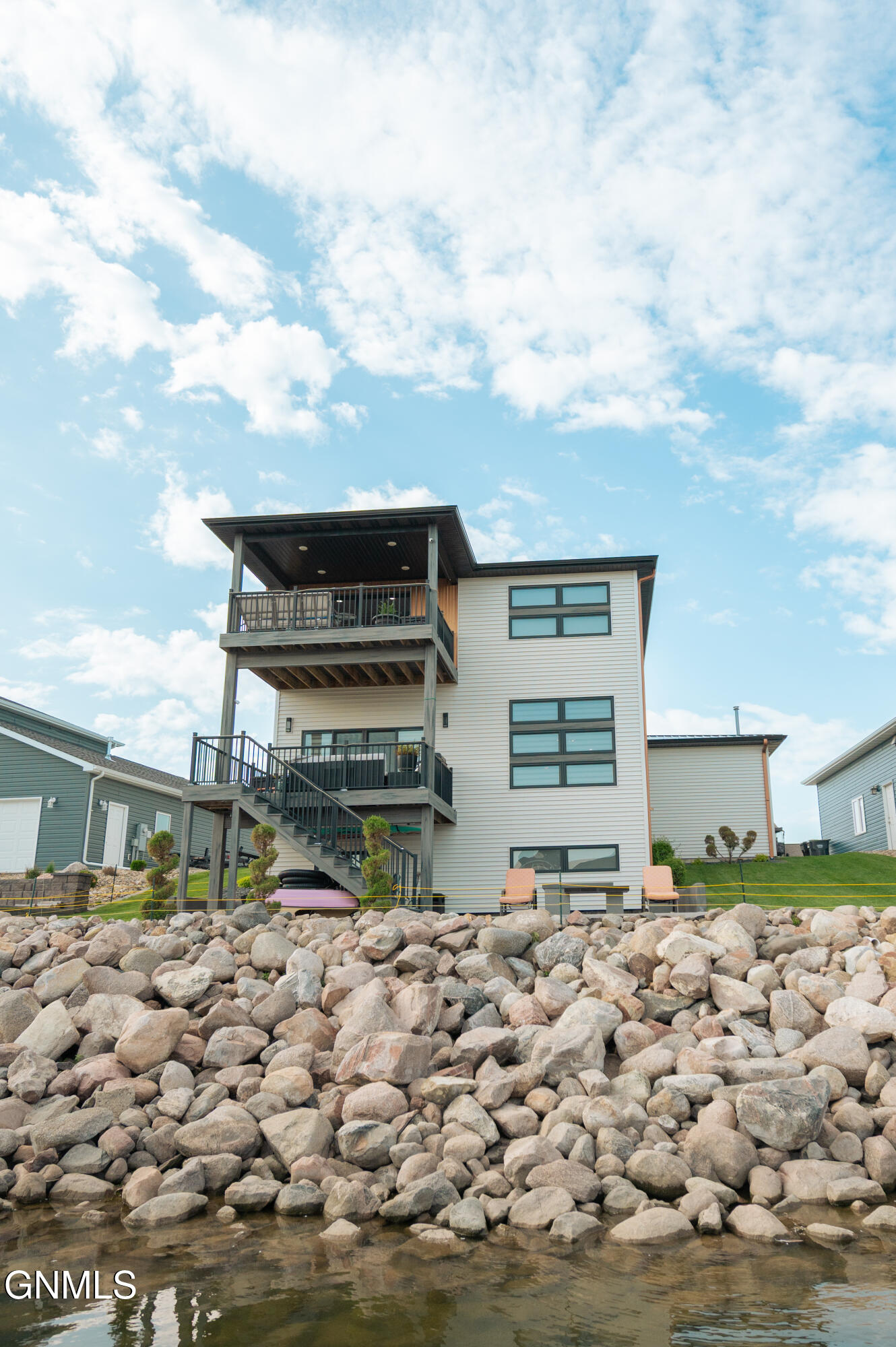 2321 Bayview Court