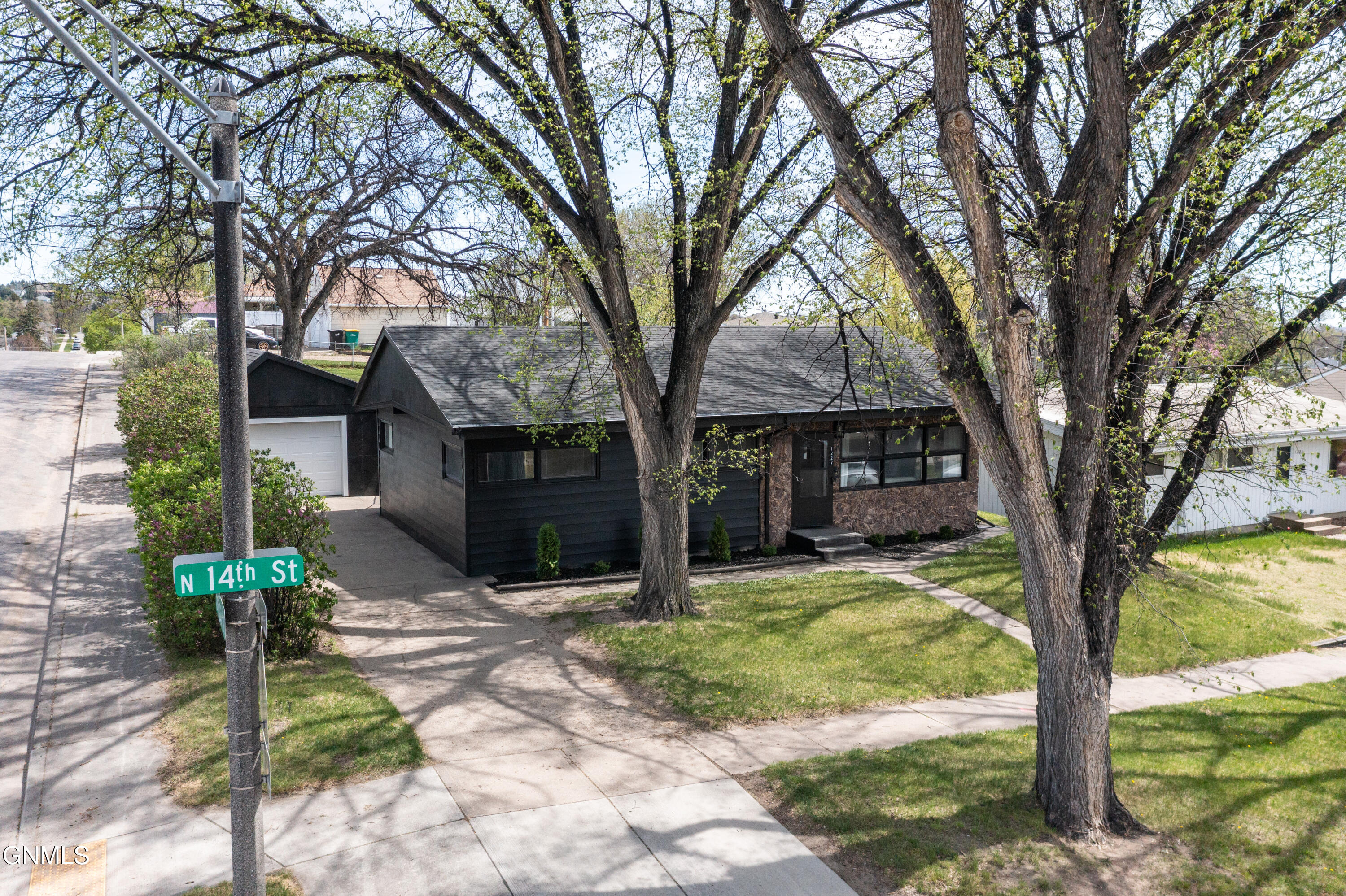 1227 N 14th Street N