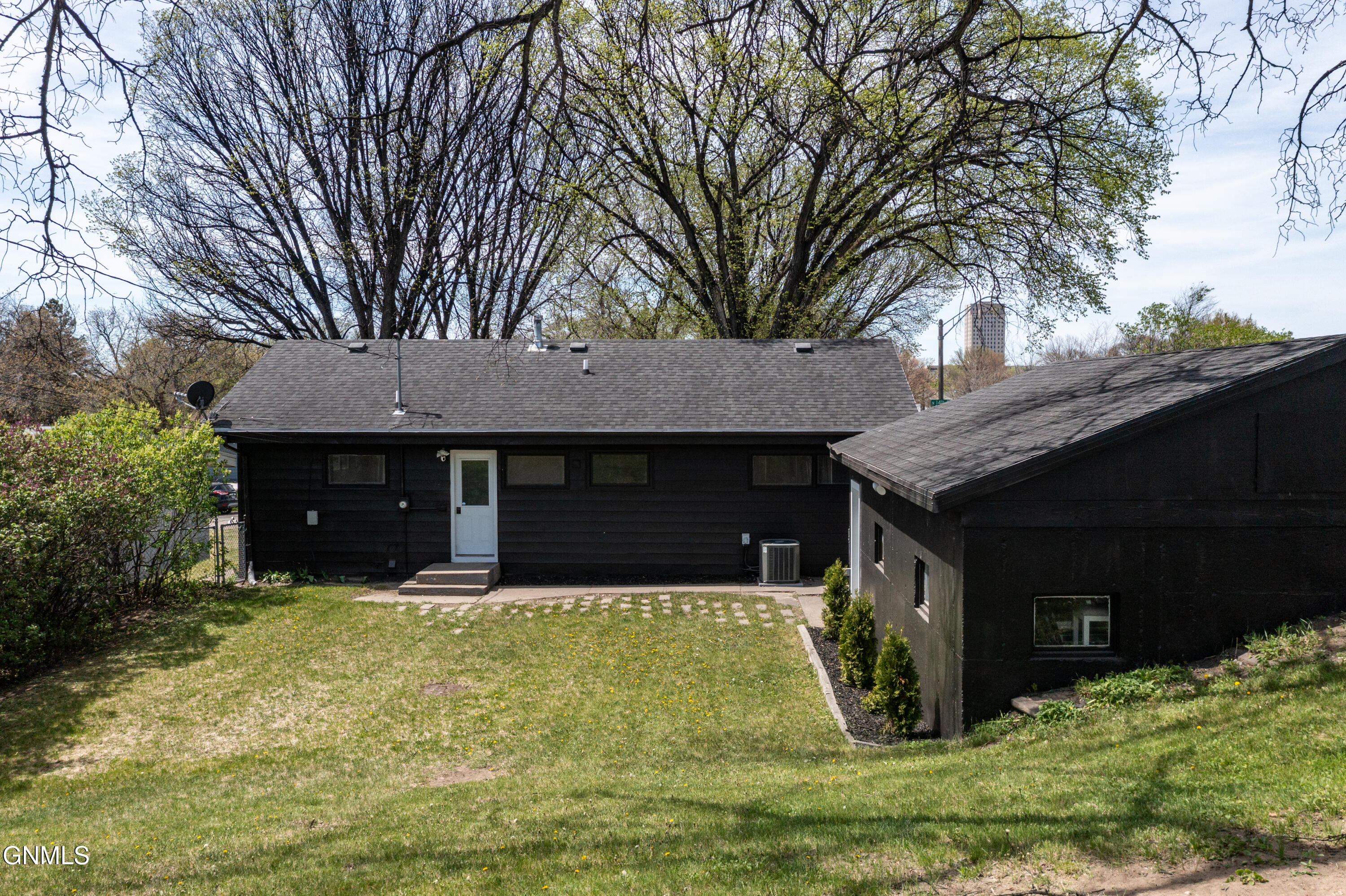 1227 N 14th Street N