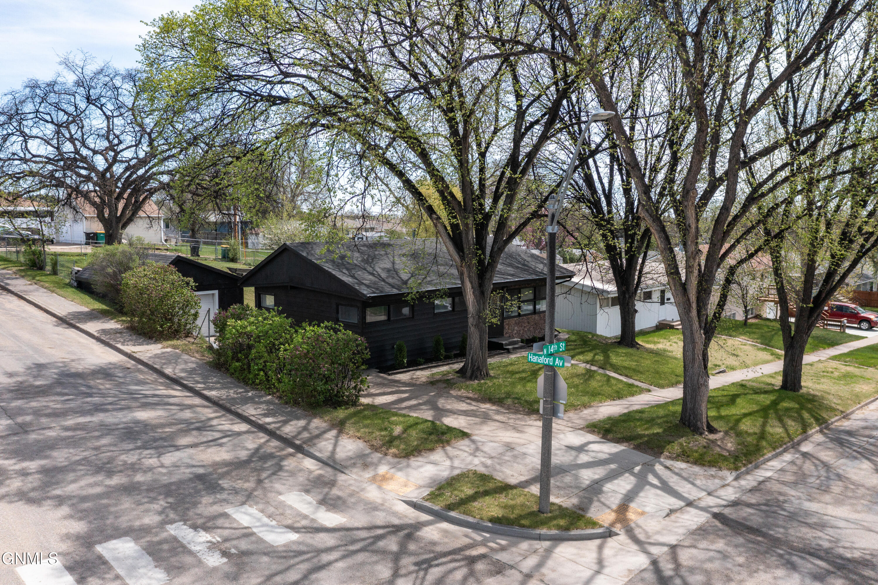 1227 N 14th Street N
