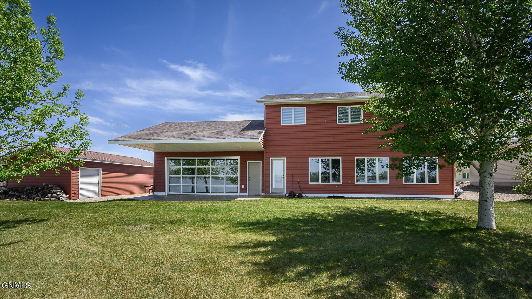 174 Shoreline Drive S