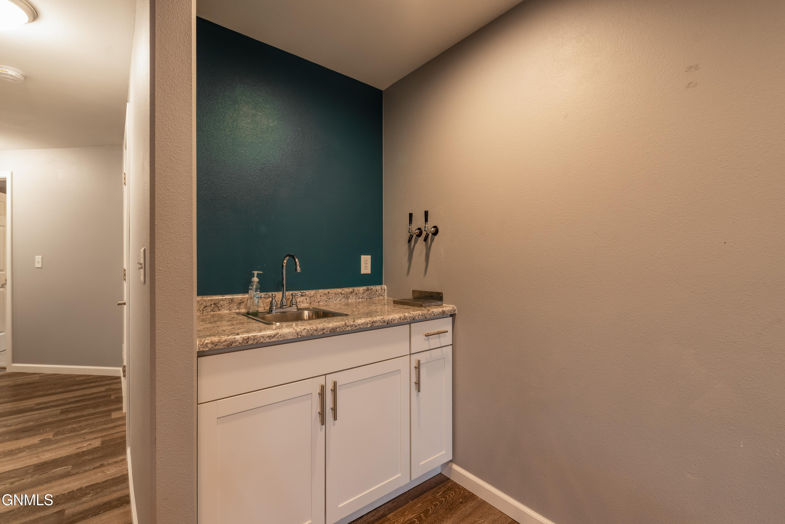 709 View Place SE