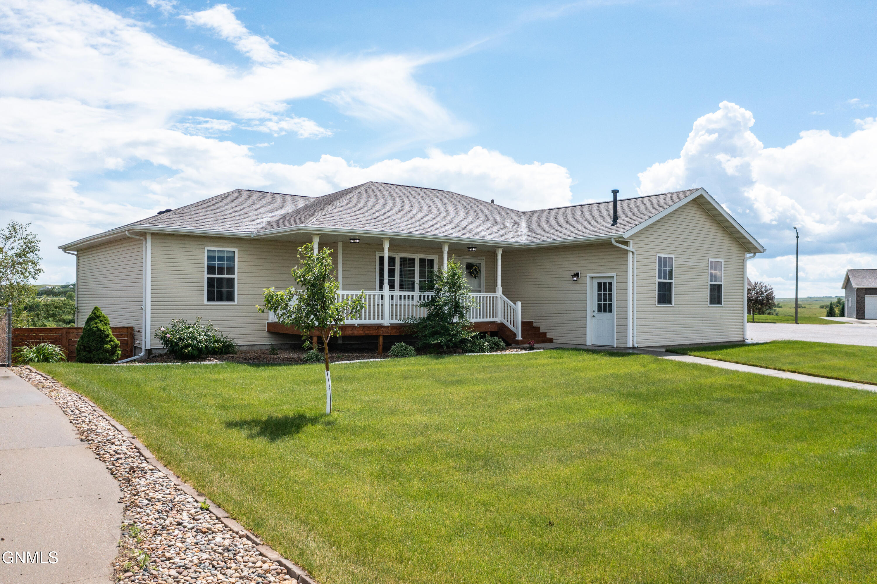 709 View Place SE