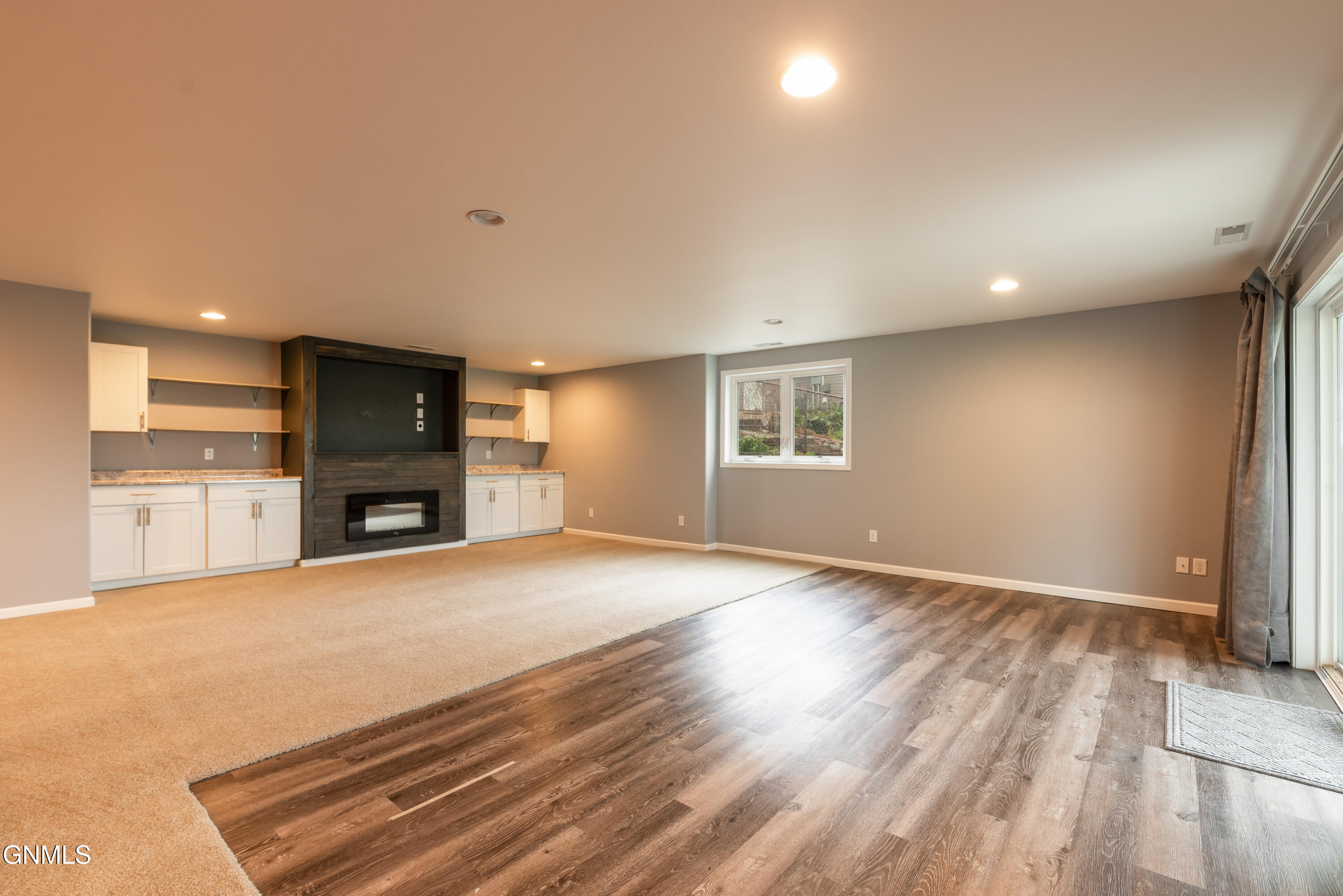 709 View Place SE