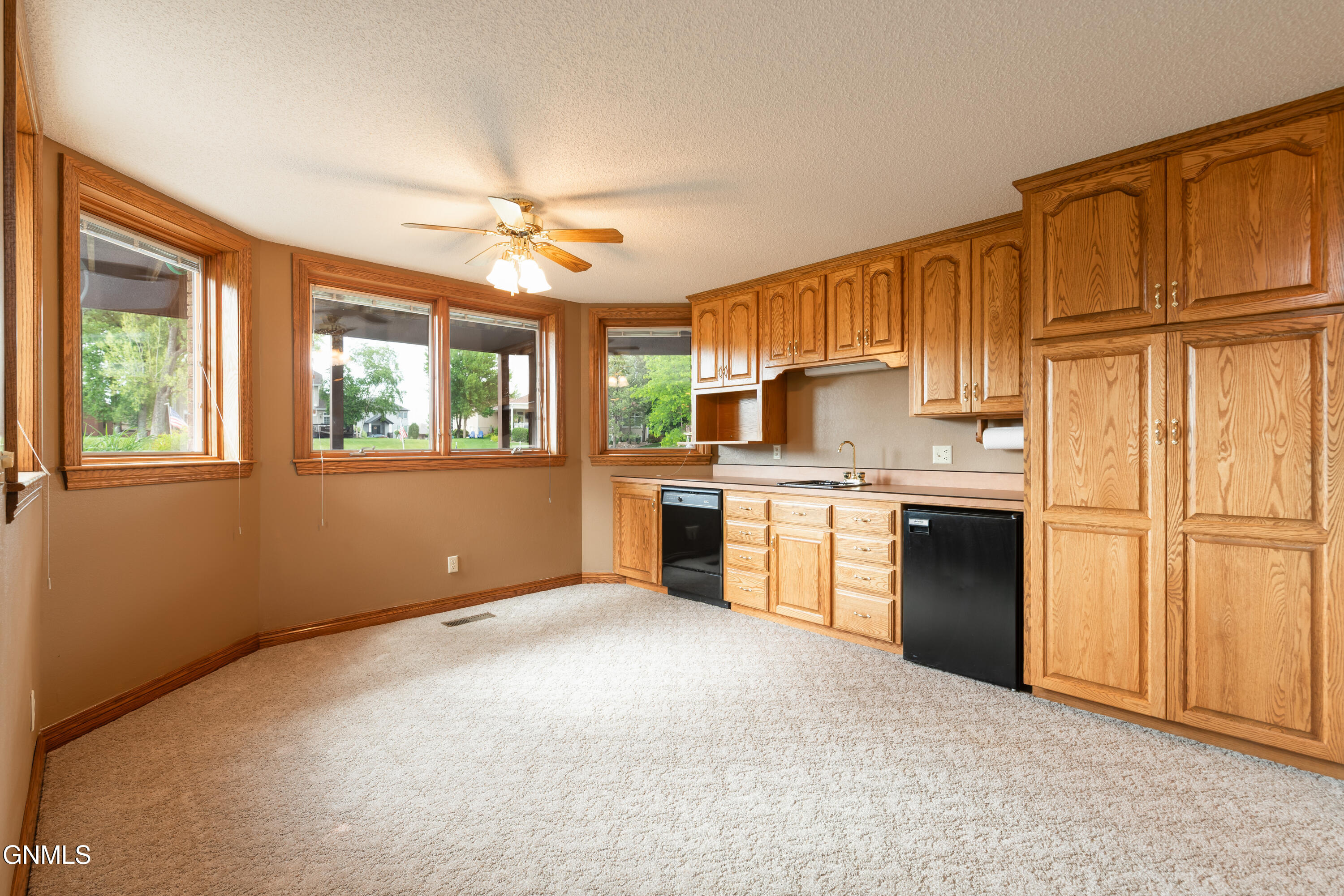 1512 Mutineer Place