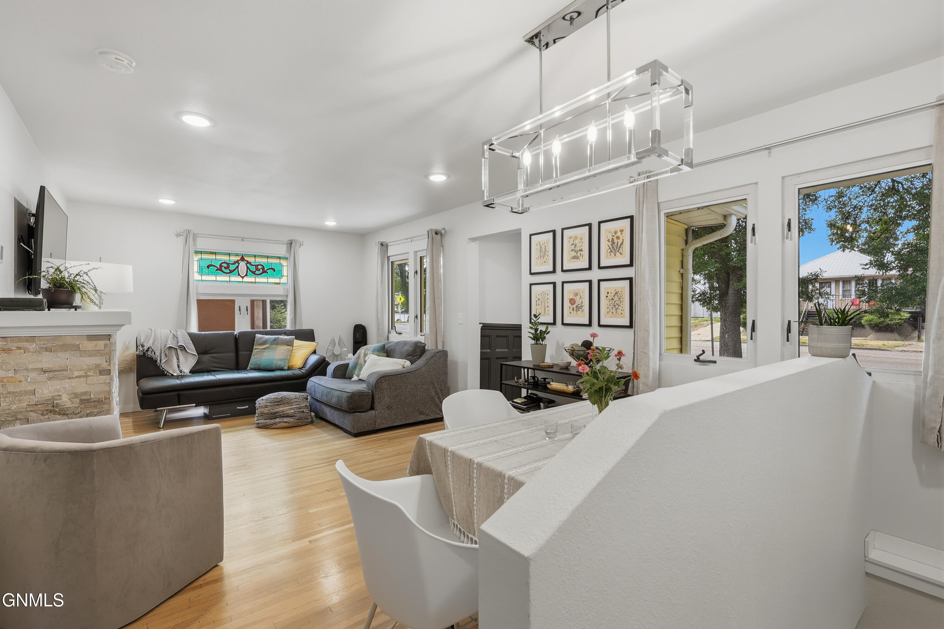 909 7th Street