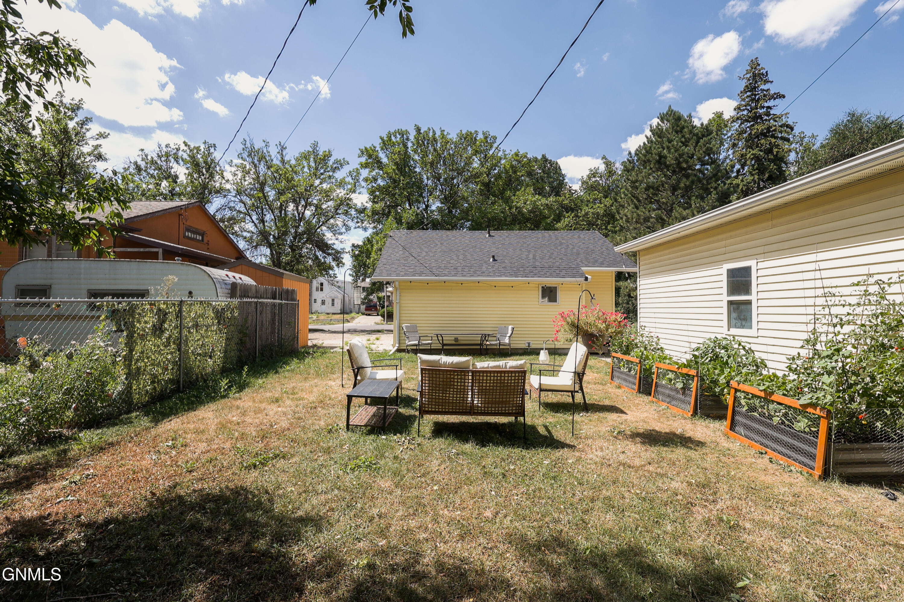 909 7th Street