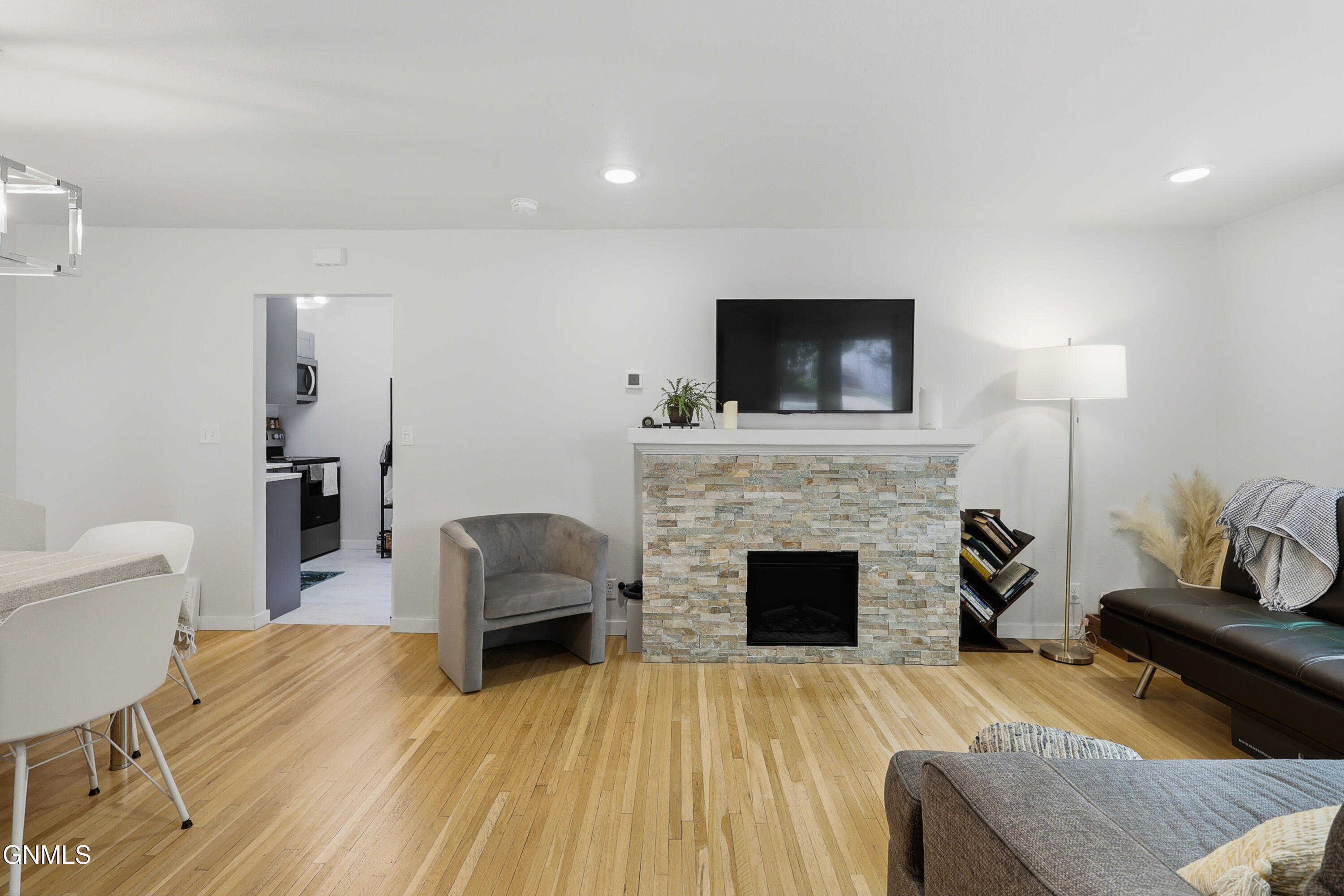 909 7th Street