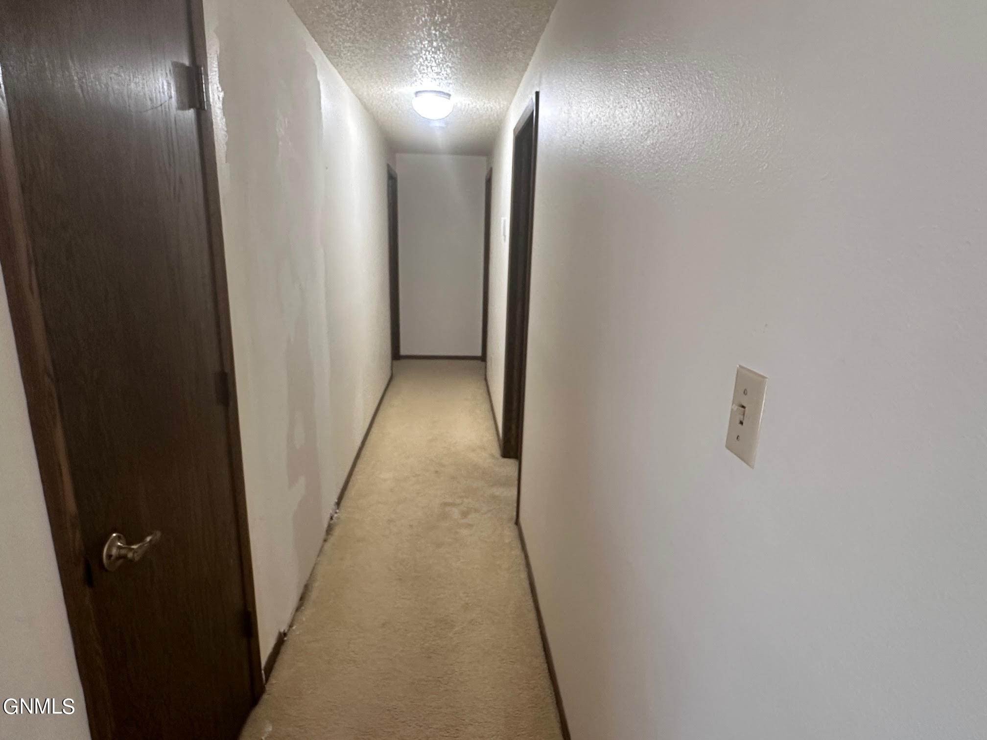 224 W Reno Avenue W