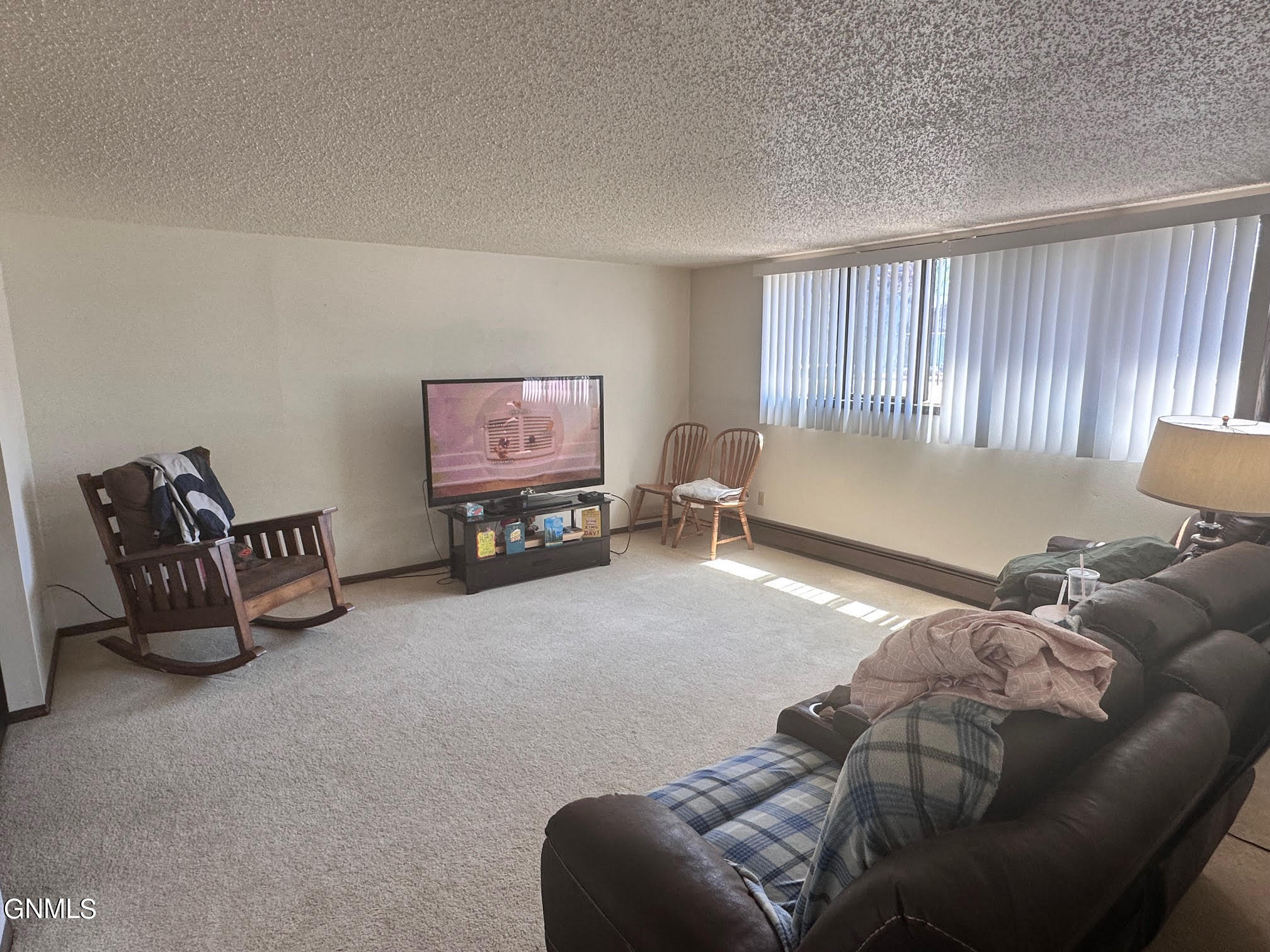224 W Reno Avenue W