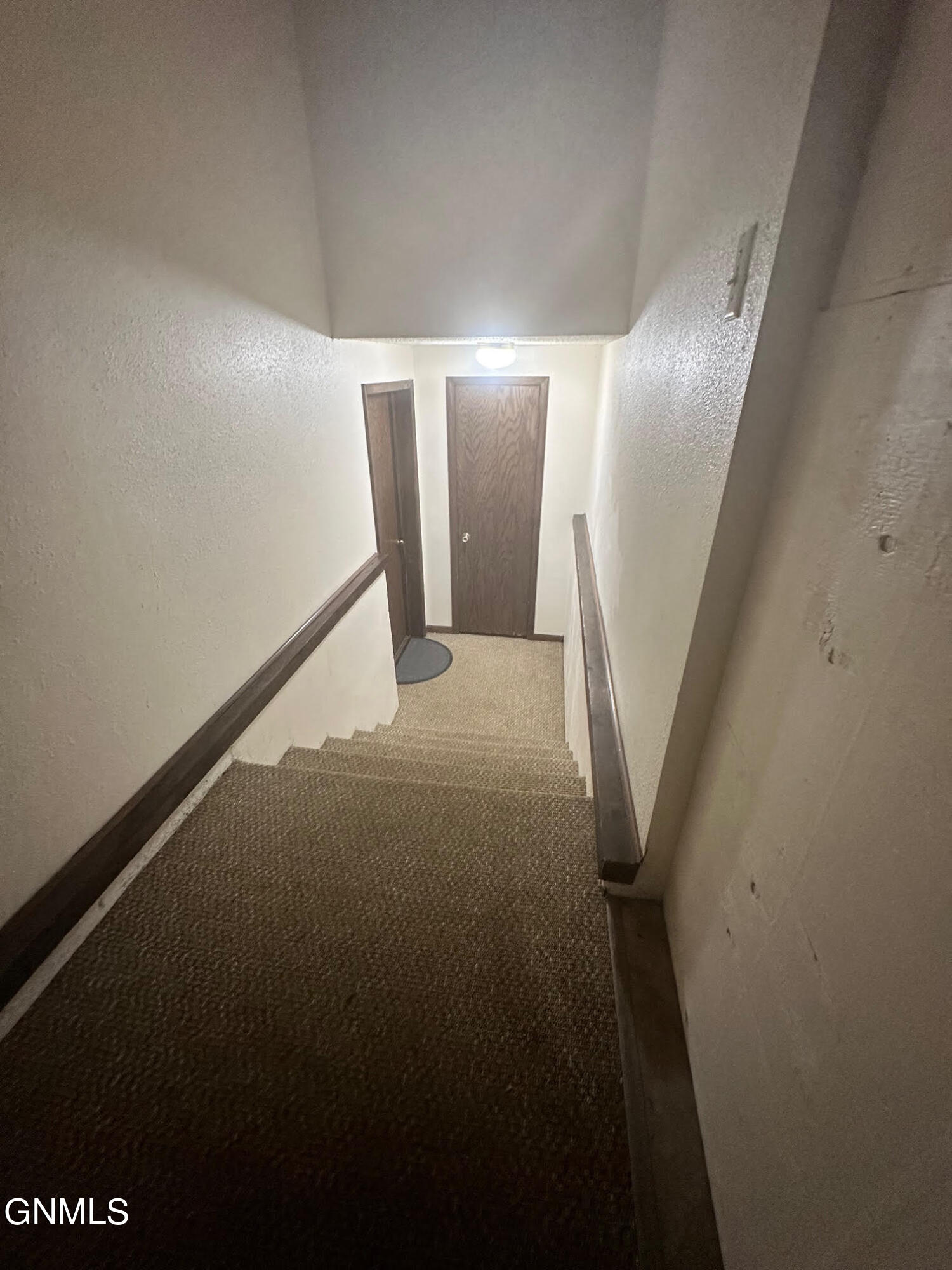 224 W Reno Avenue W