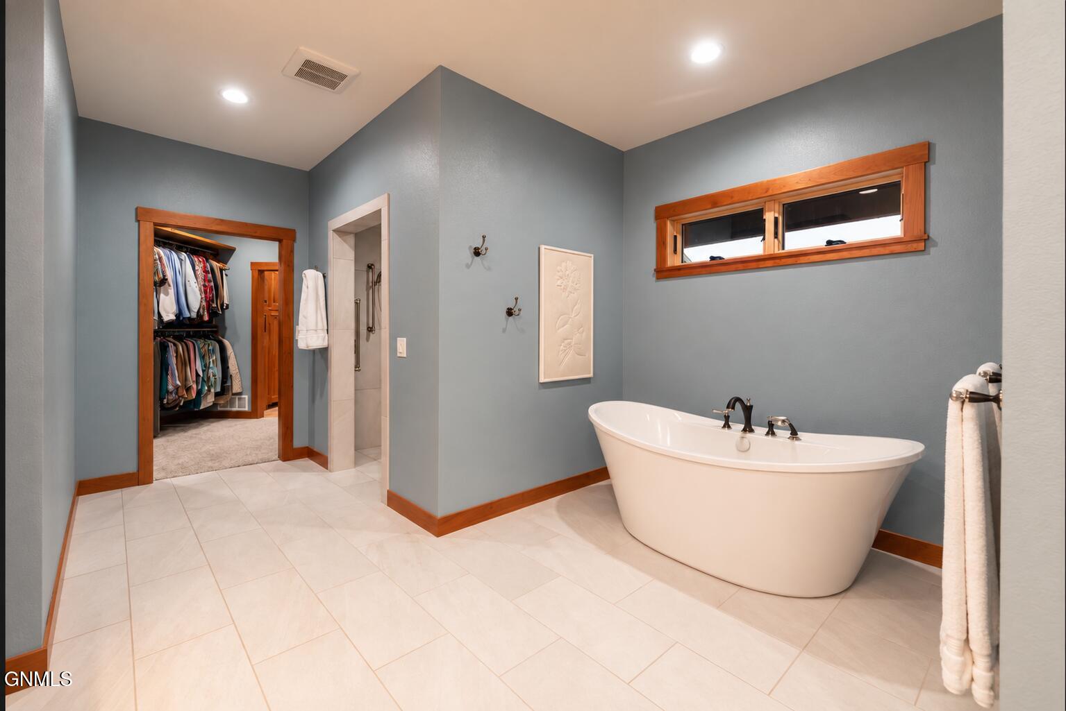 3228 River Drive N