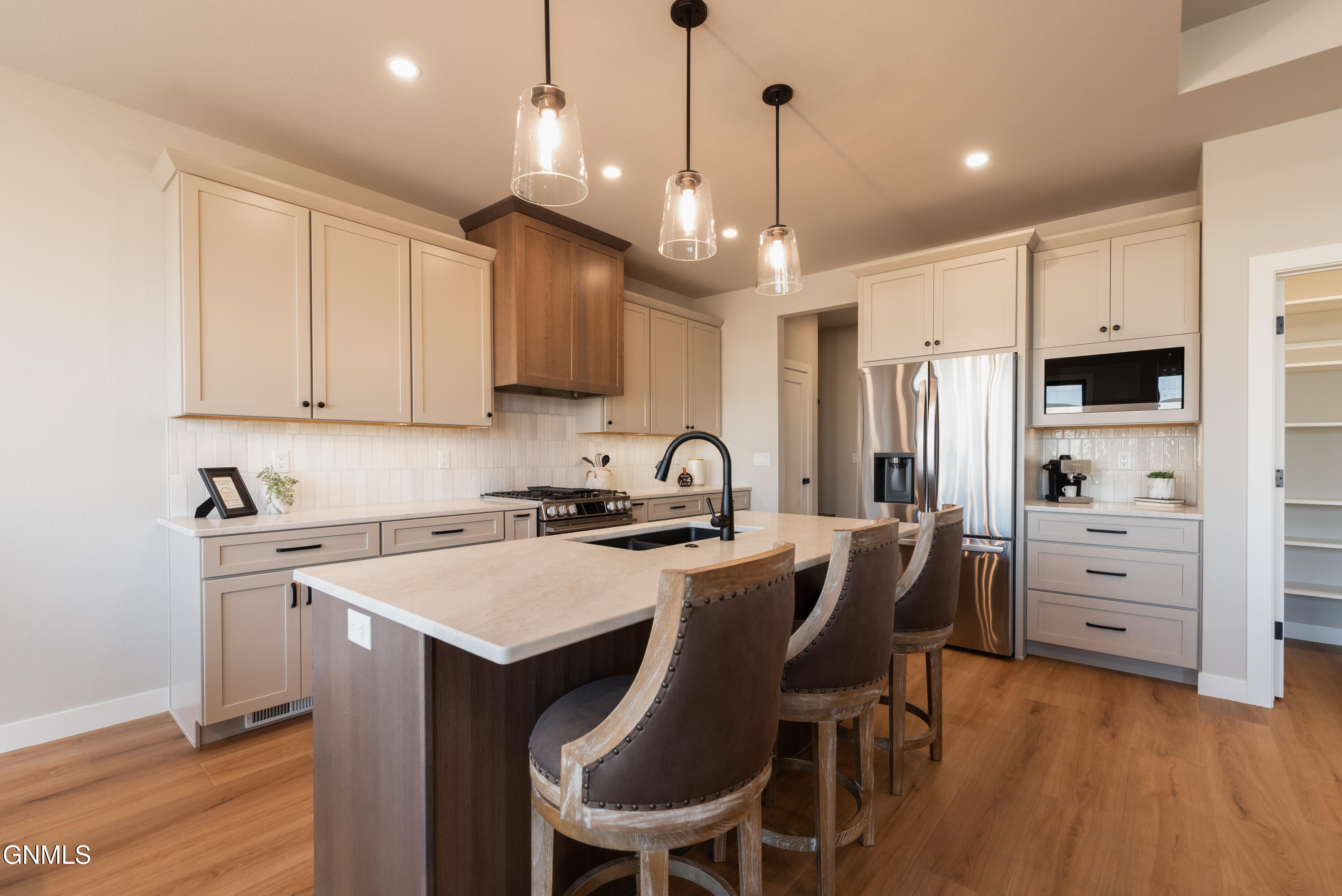 5619 Marble Point