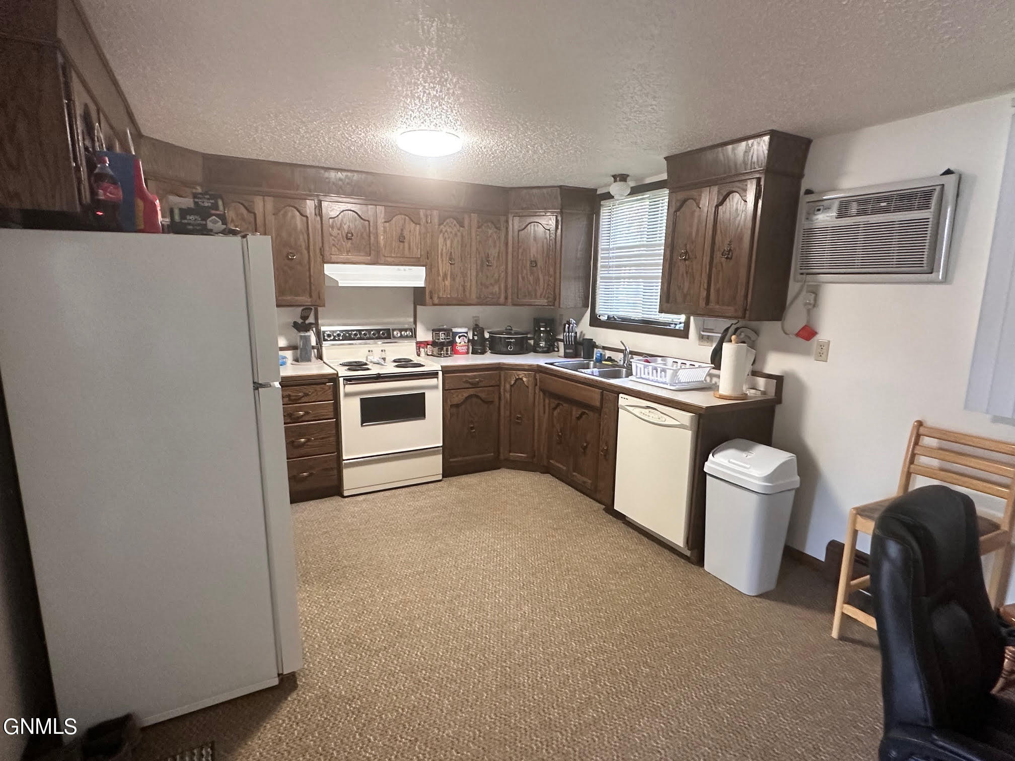 224 W Reno Avenue