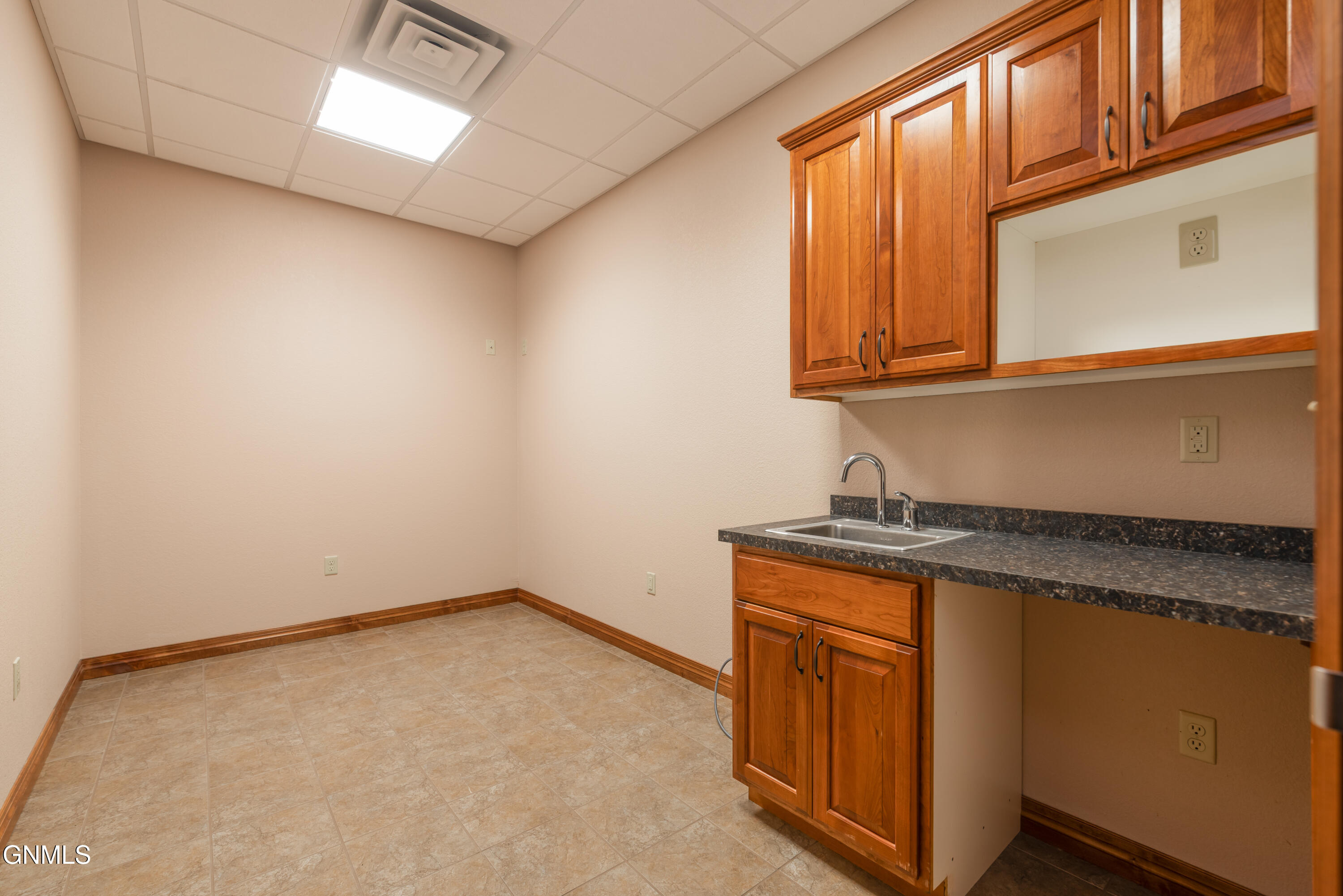 1401 Skyline Boulevard, F