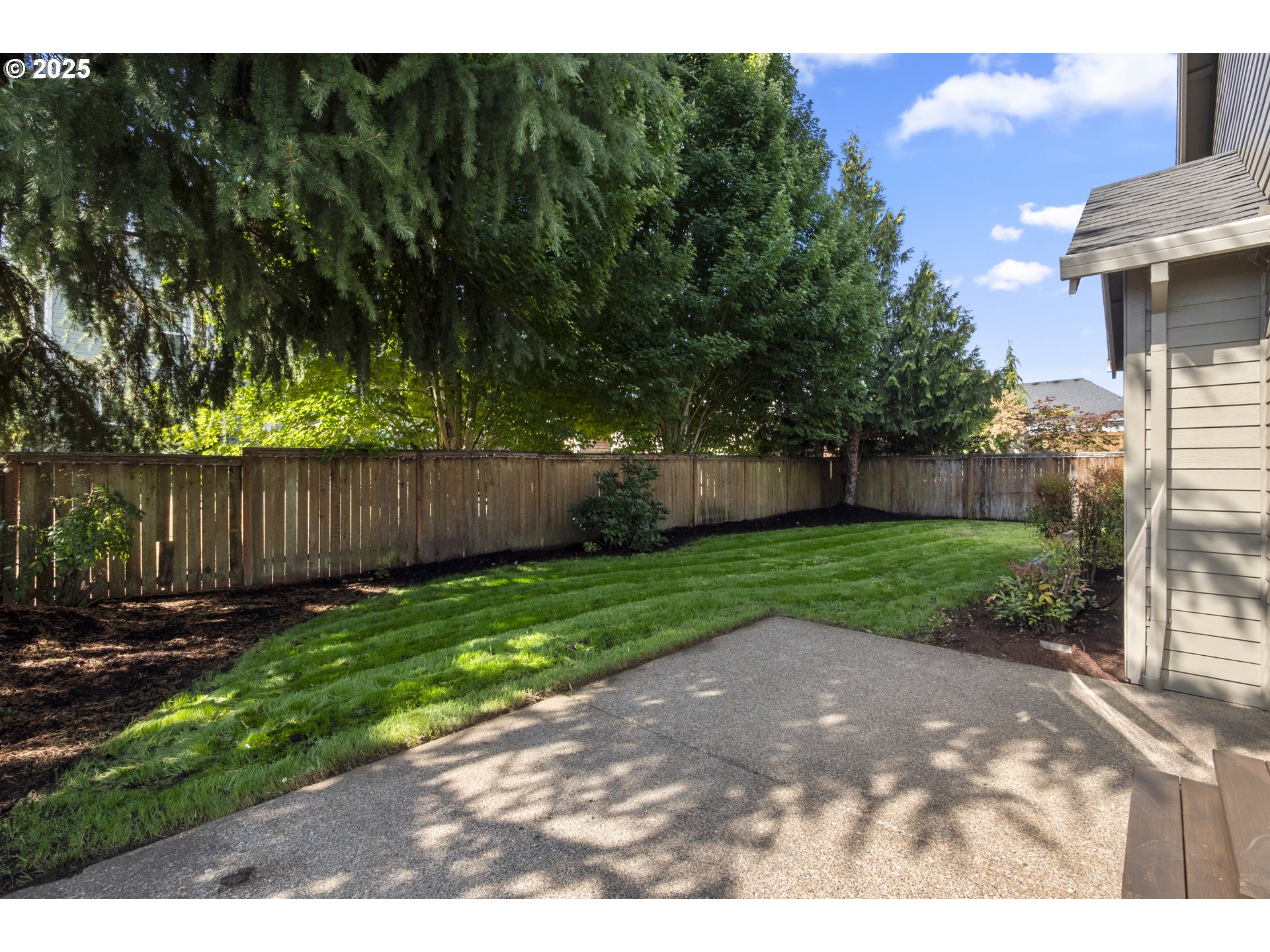 14902 SMITH ROCK AVE NE