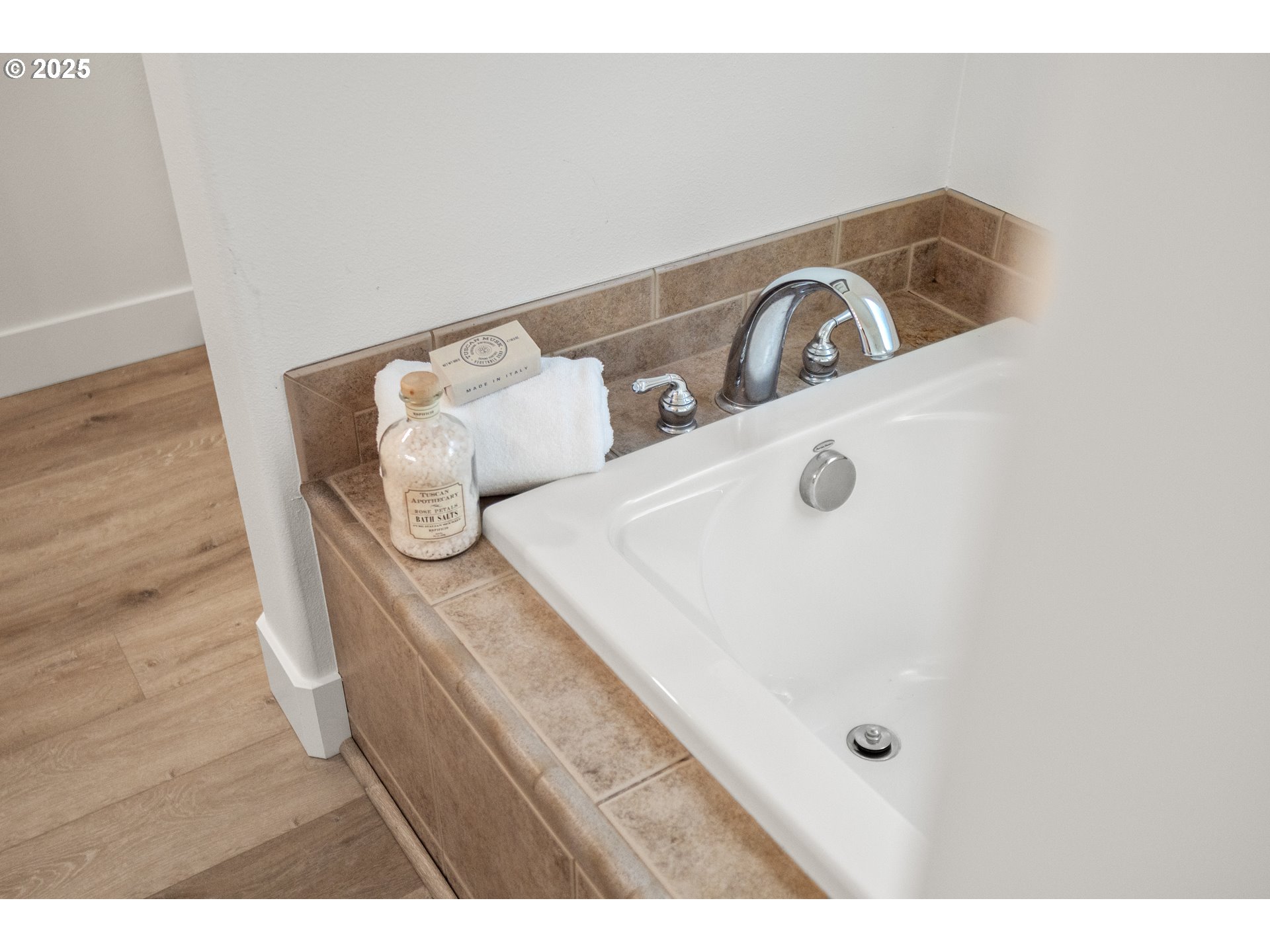 14902 SMITH ROCK AVE NE