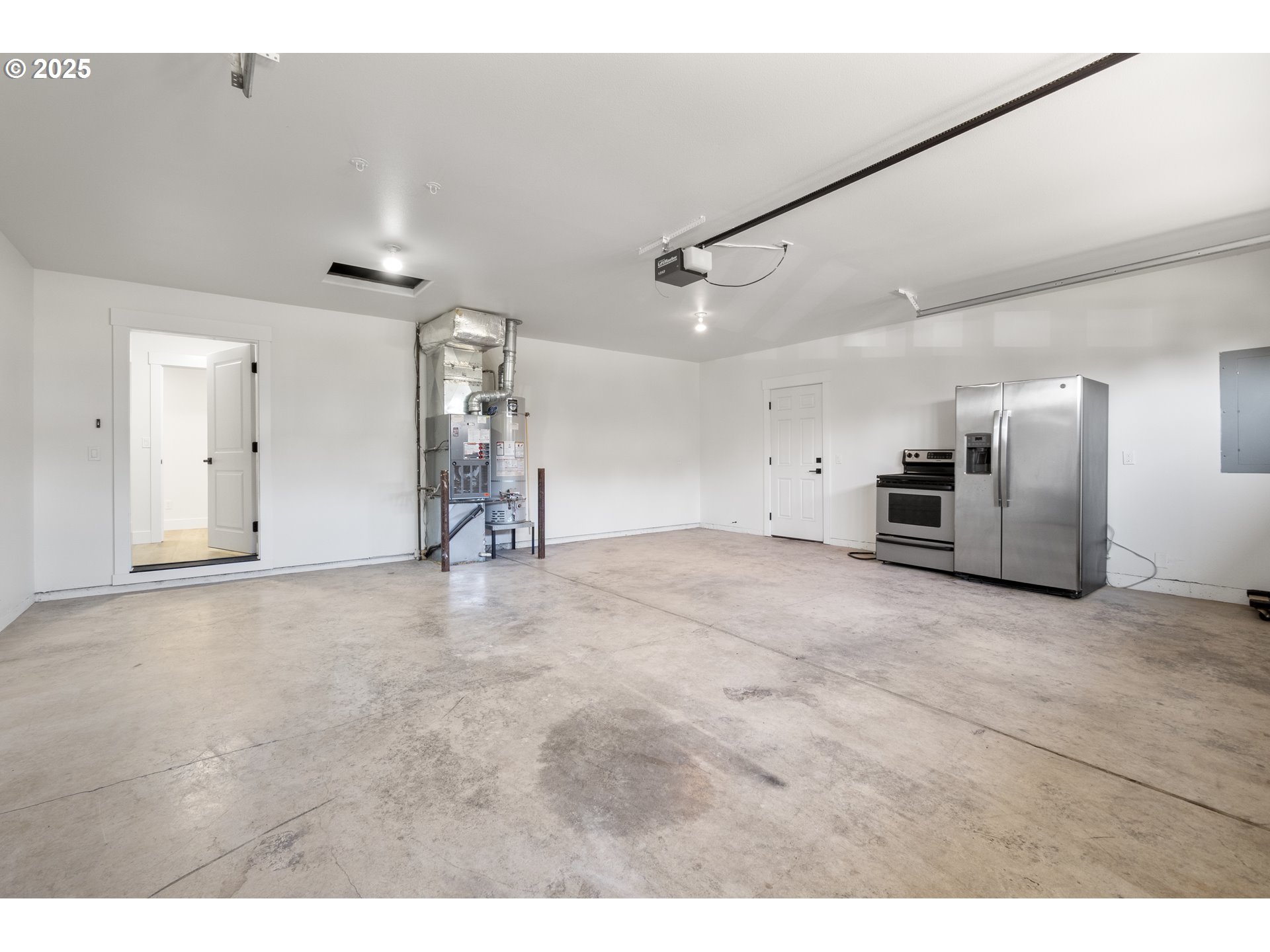 14902 SMITH ROCK AVE NE