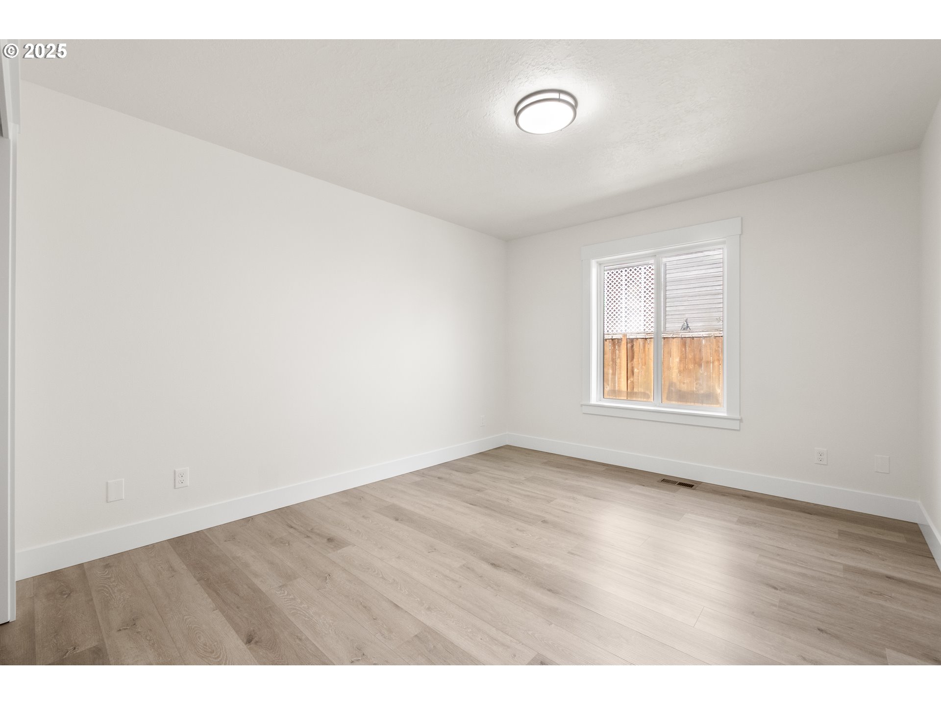 14902 SMITH ROCK AVE NE