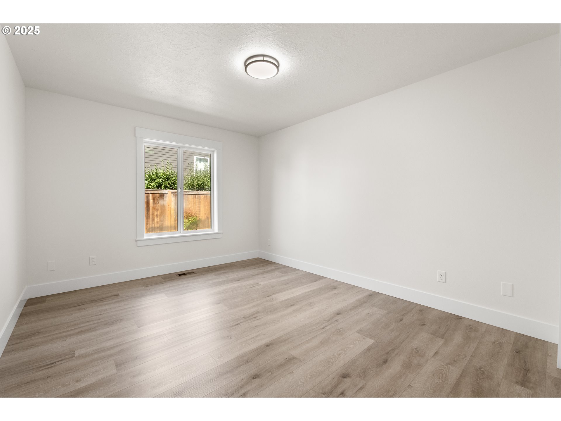 14902 SMITH ROCK AVE NE