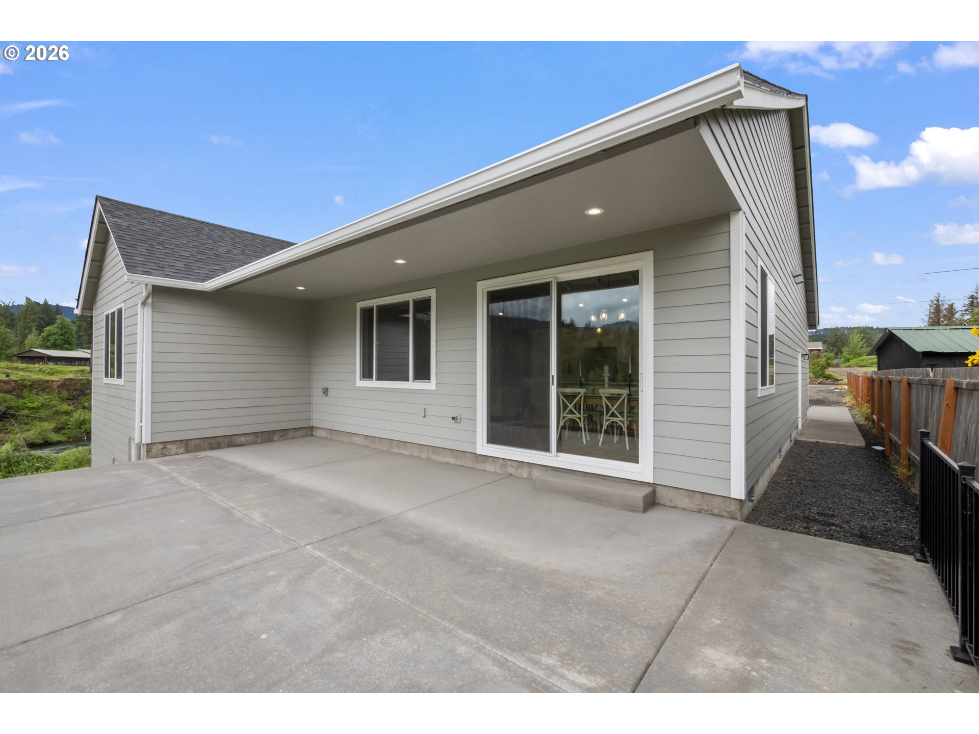 241 DOGWOOD DR