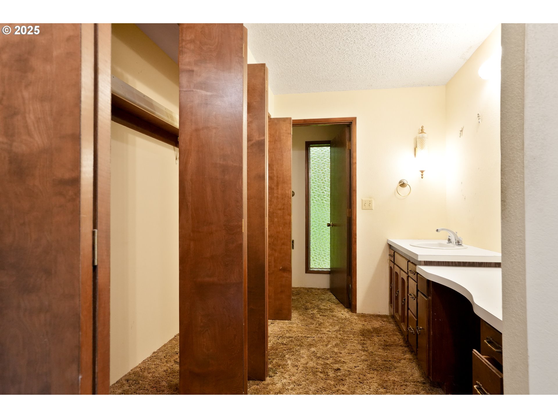 7885 NW RIDGEWOOD DR