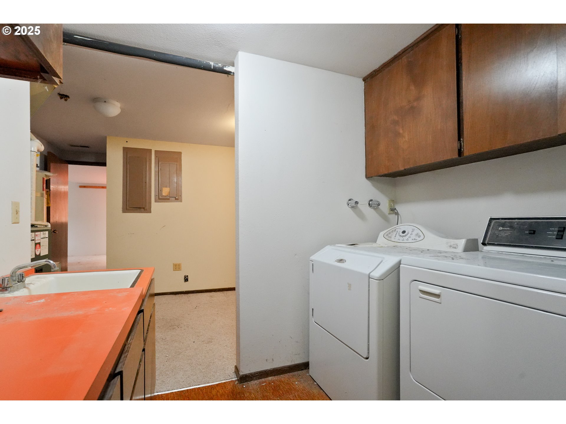 7885 NW RIDGEWOOD DR