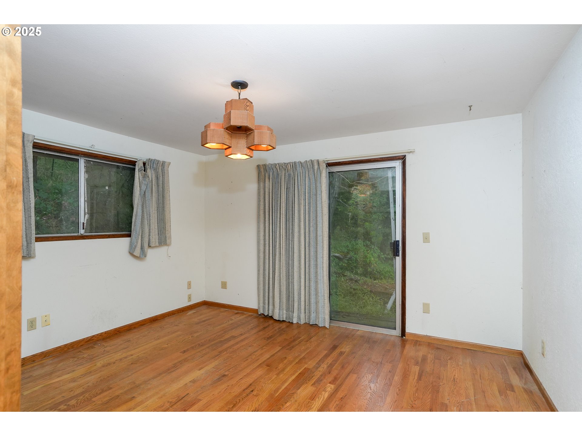 7885 NW RIDGEWOOD DR