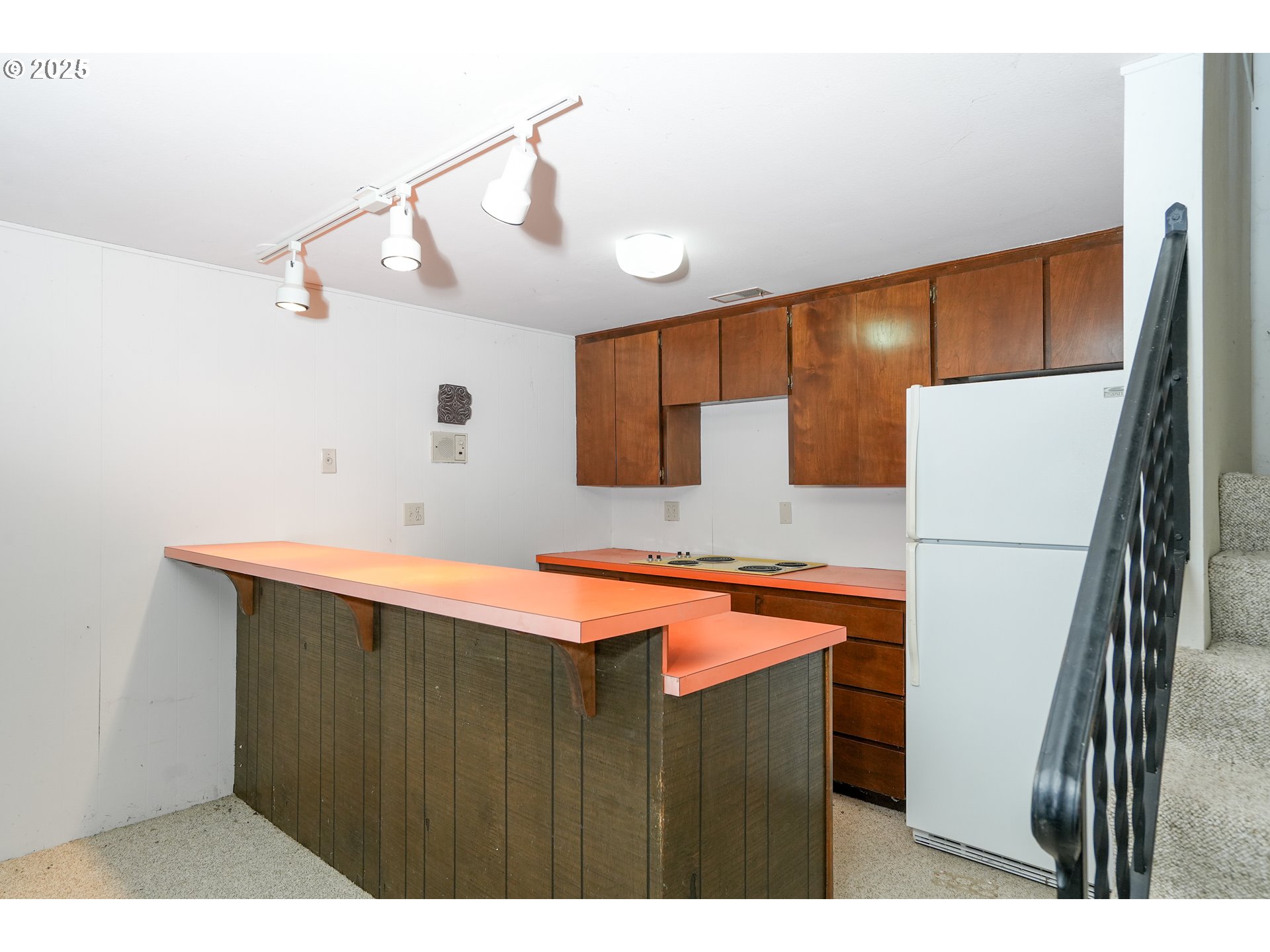 7885 NW RIDGEWOOD DR