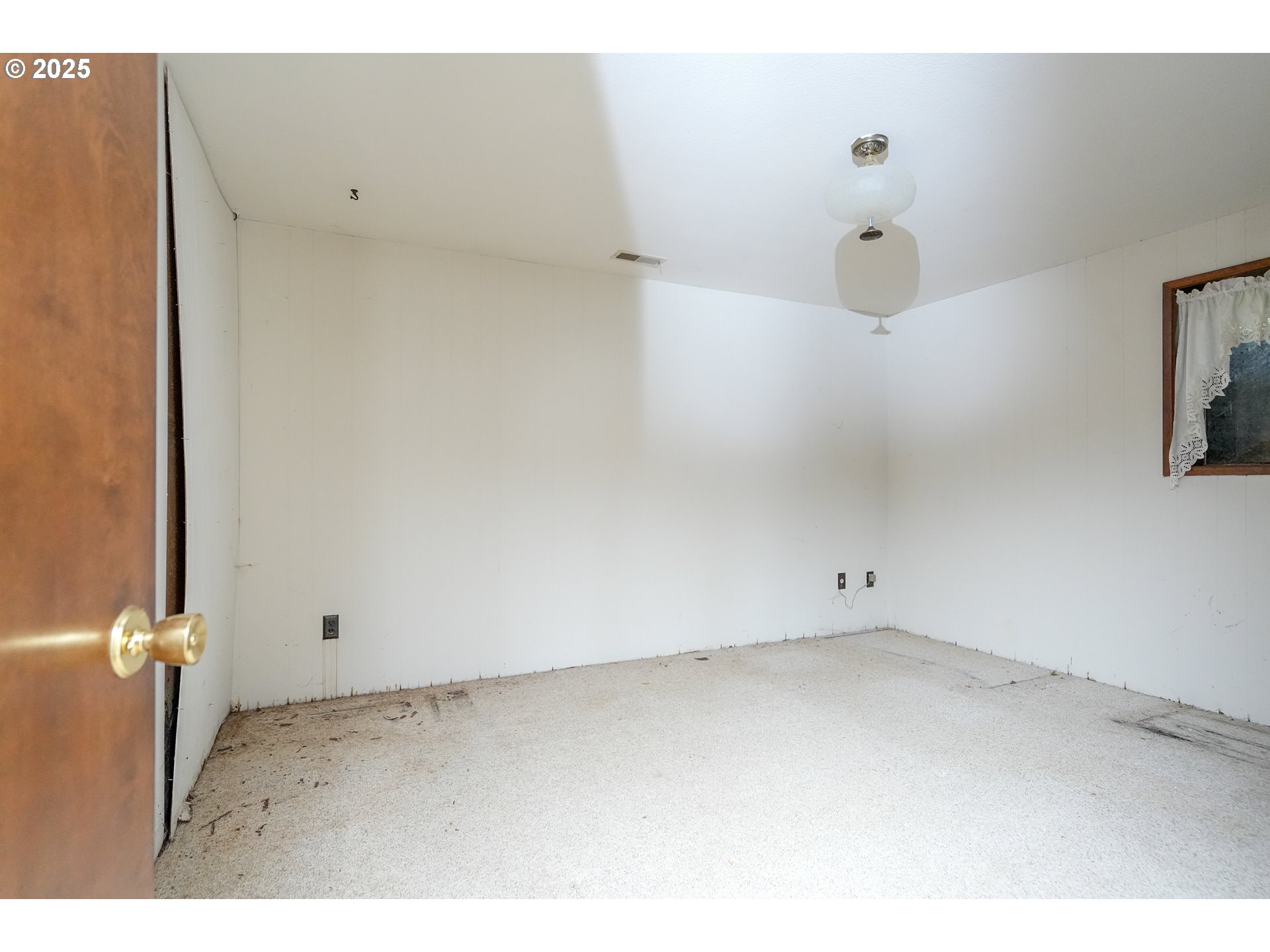 7885 NW RIDGEWOOD DR