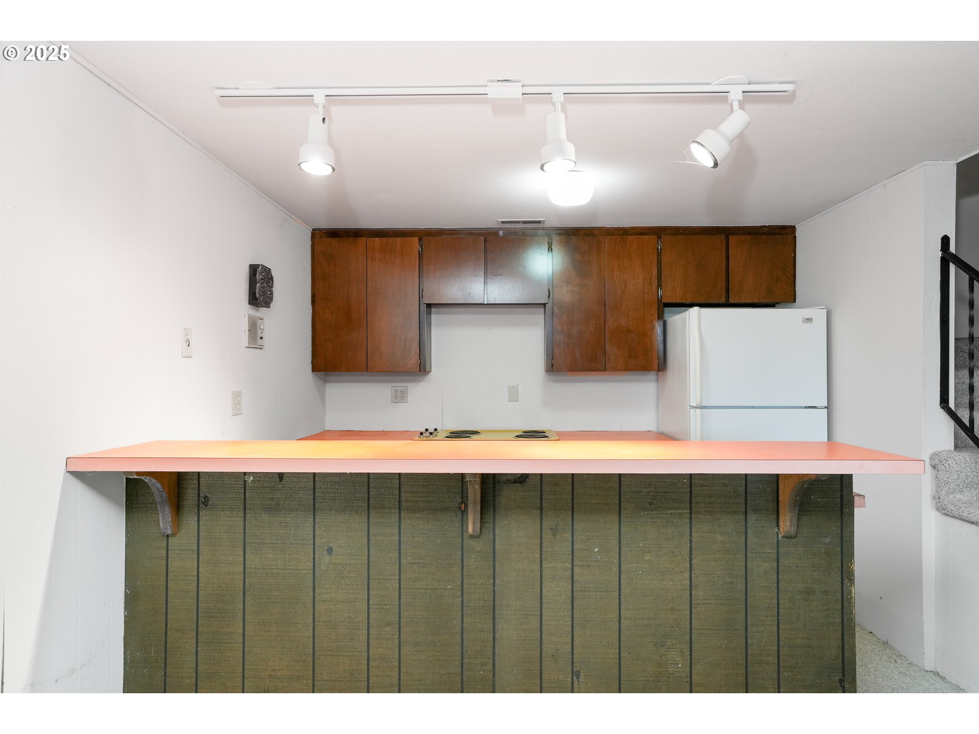 7885 NW RIDGEWOOD DR